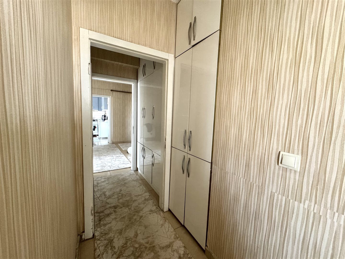 SELÇUKLU'DA KAPALI OTOPARKLI MANZARALI GENİŞ 3+1 SATILIK DAİRE - 18