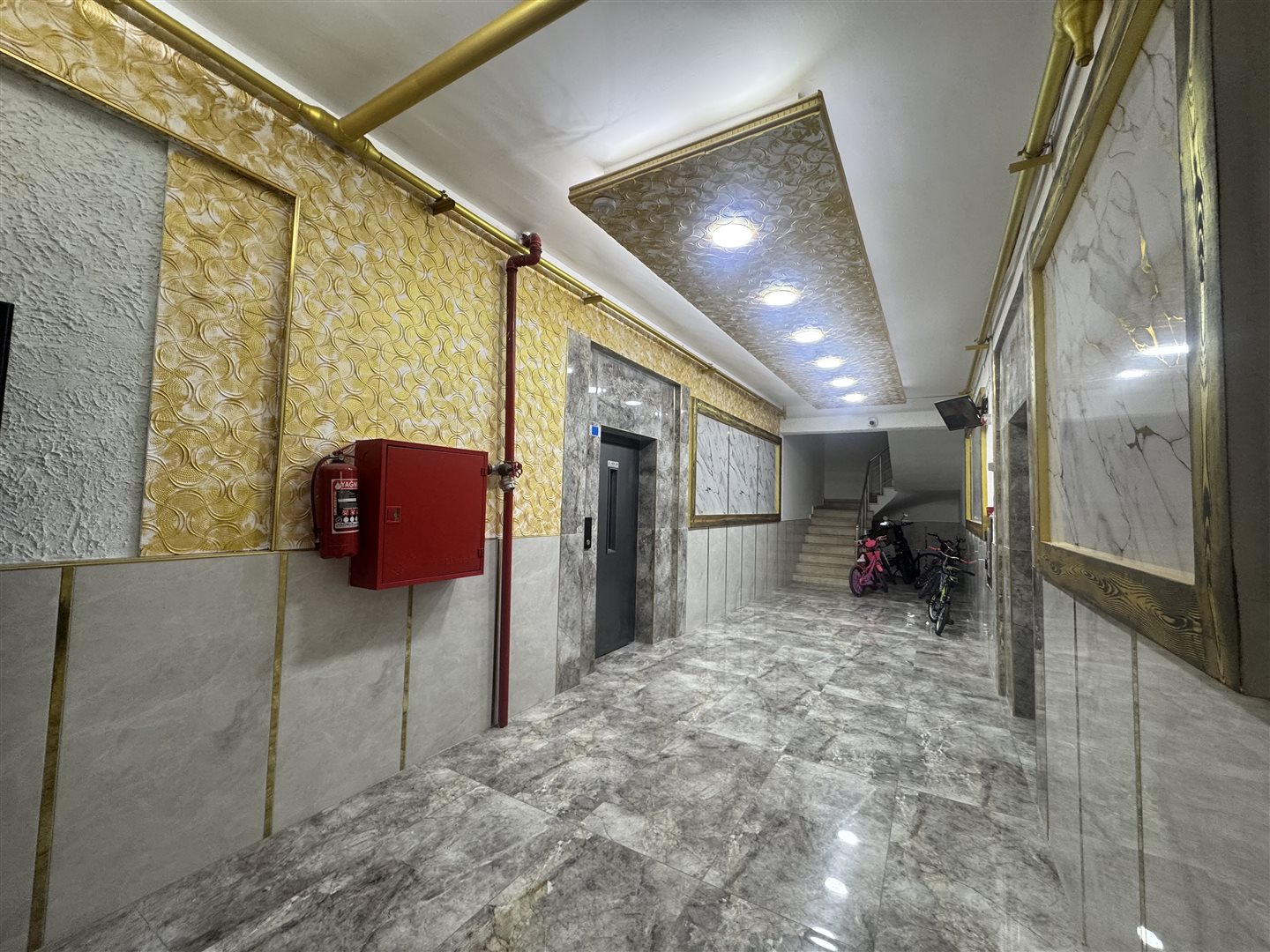 SELÇUKLU'DA KAPALI OTOPARKLI MANZARALI GENİŞ 3+1 SATILIK DAİRE - 14