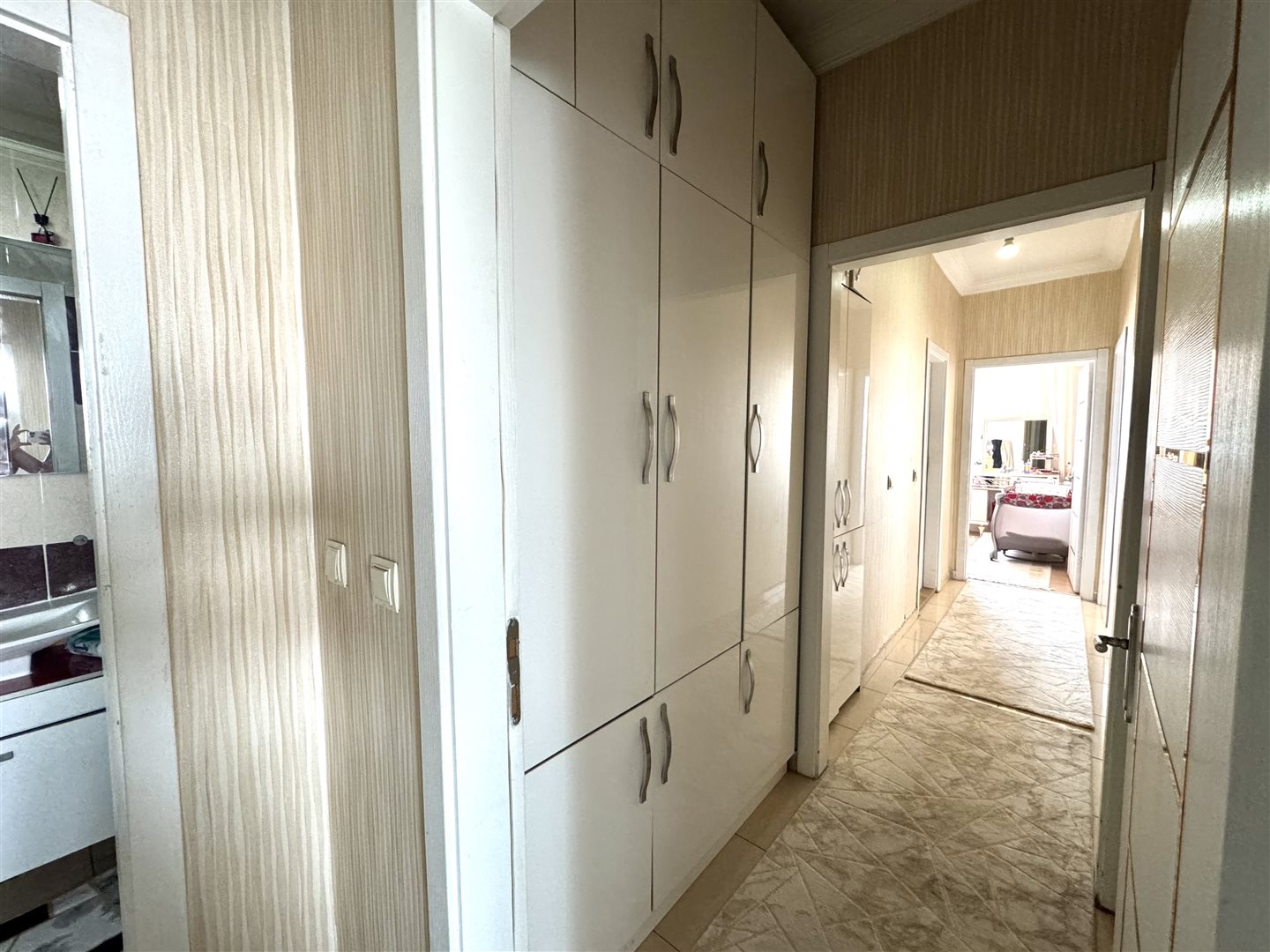 SELÇUKLU'DA KAPALI OTOPARKLI MANZARALI GENİŞ 3+1 SATILIK DAİRE - 17