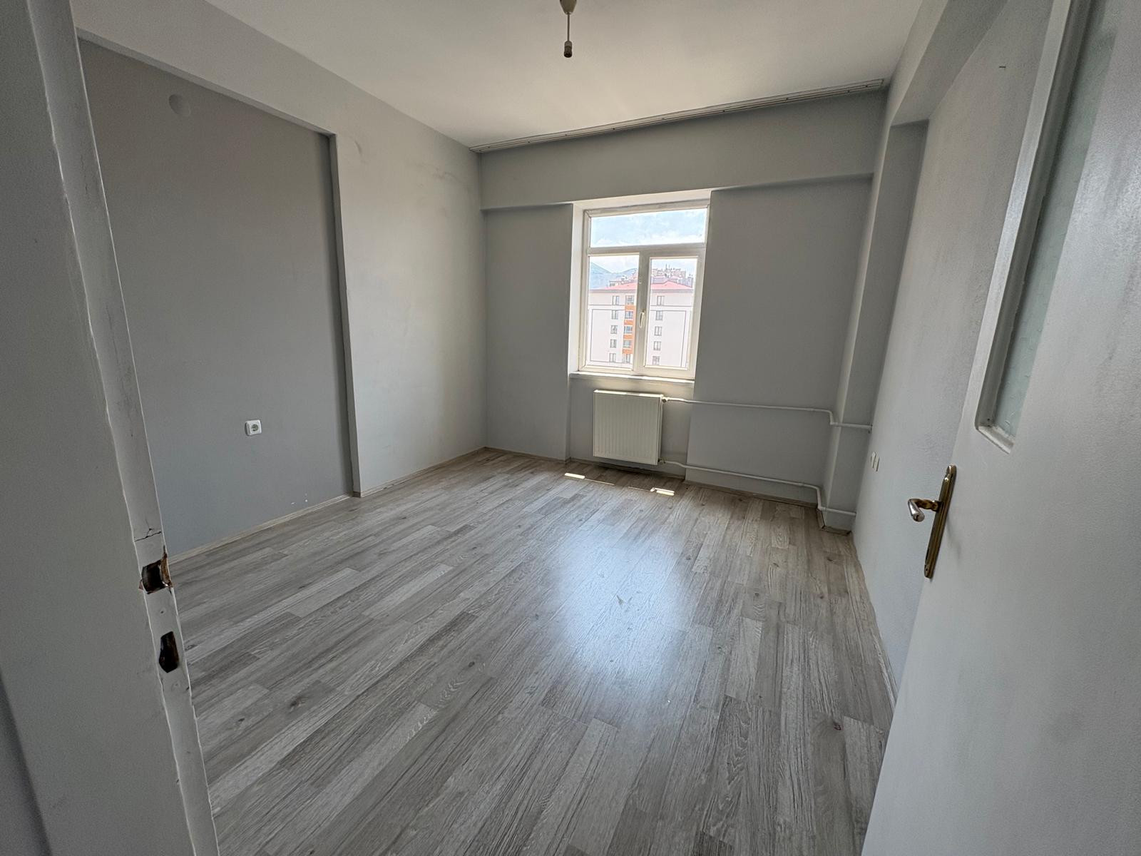 TALAS MEVLANA MERKEZİ KONUMDA SATILIK 3+1 DAİRE - 10