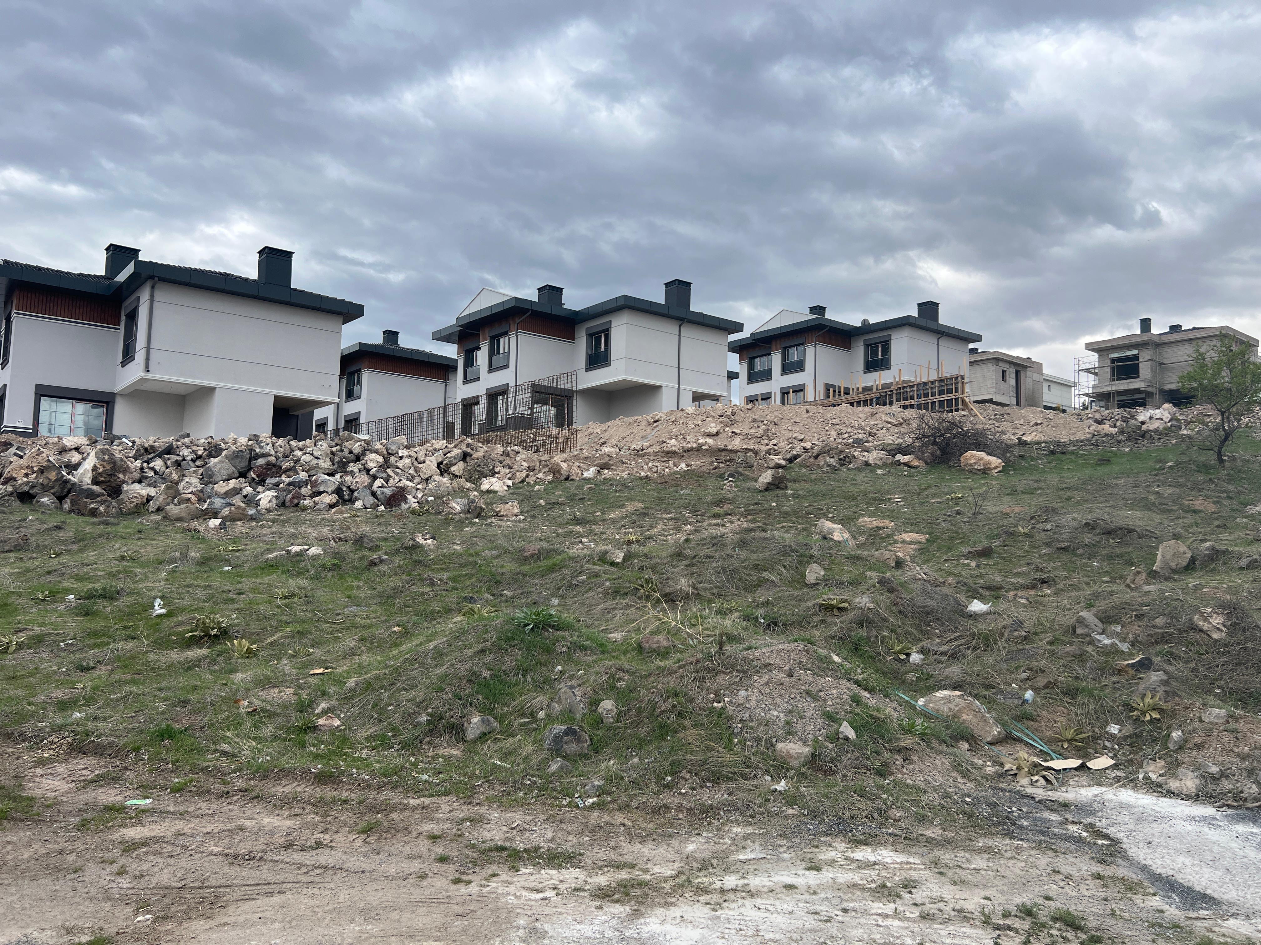 KAYSERİ’NİN EN PRESTİJLİ VİLLA SİTELERİ BÖLGESİNDE SATILIK 2.004 m² KUPON ARSA!