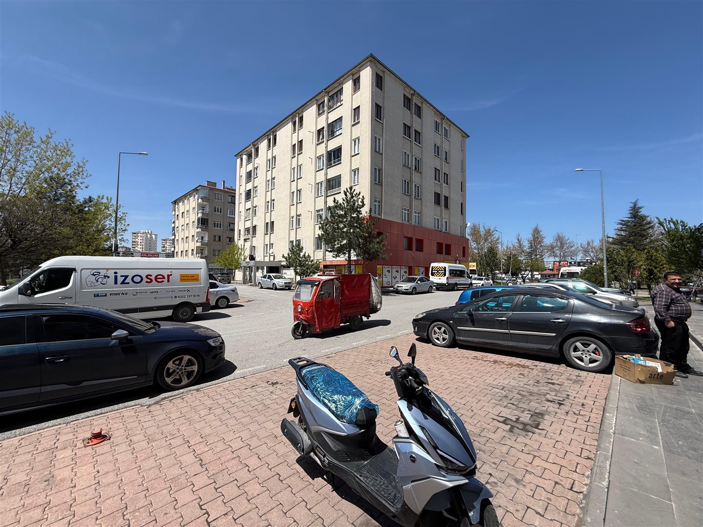 OSMAN KAVUNCU MAHALLESİ’NDE 3+1, 140 M² NET DAİRE