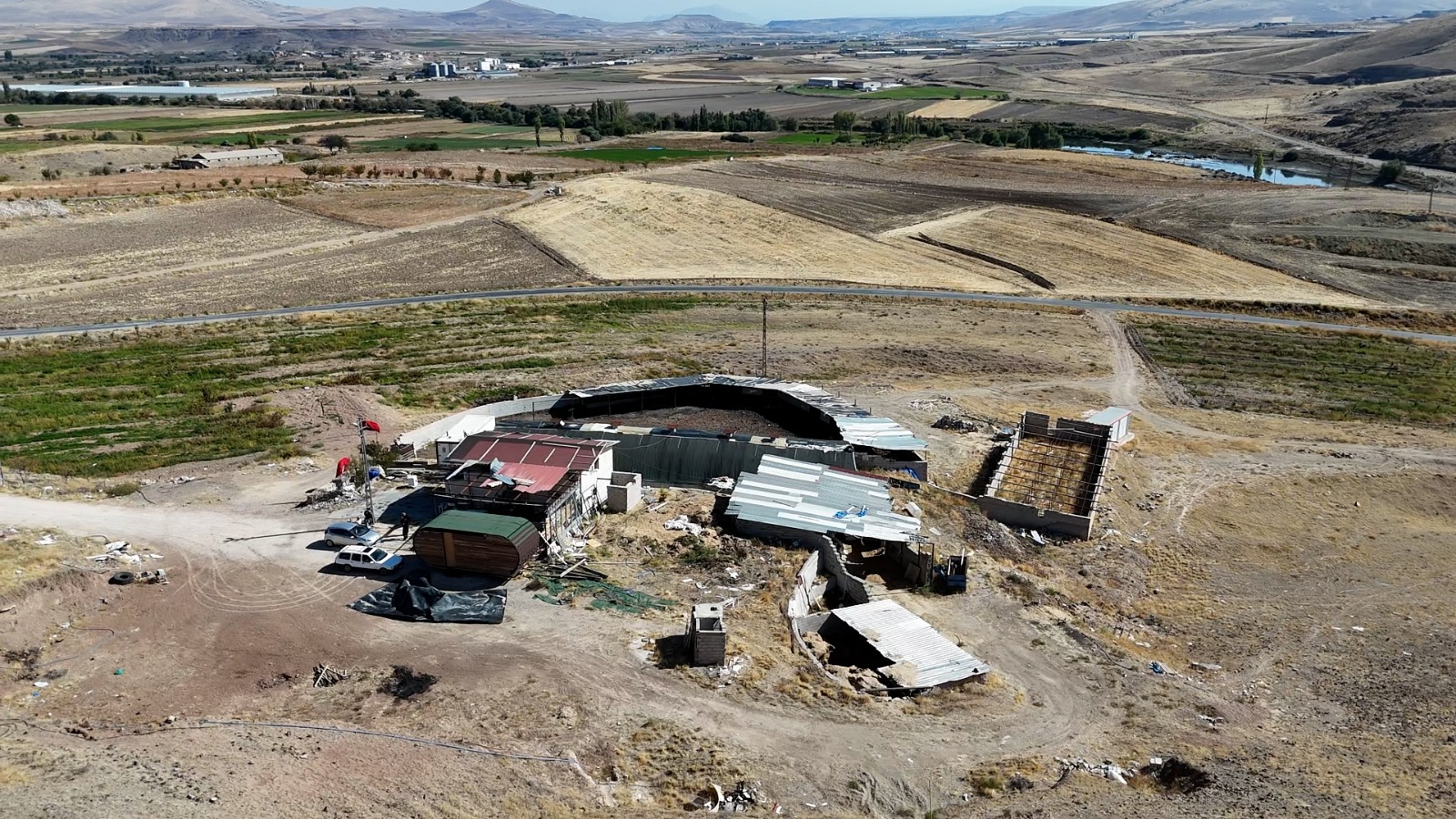 YAŞAR GYO KOCASİNAN YEMLİHADA SATILIK 5085m2 TEK TAPU ÇİFTLİK - 3