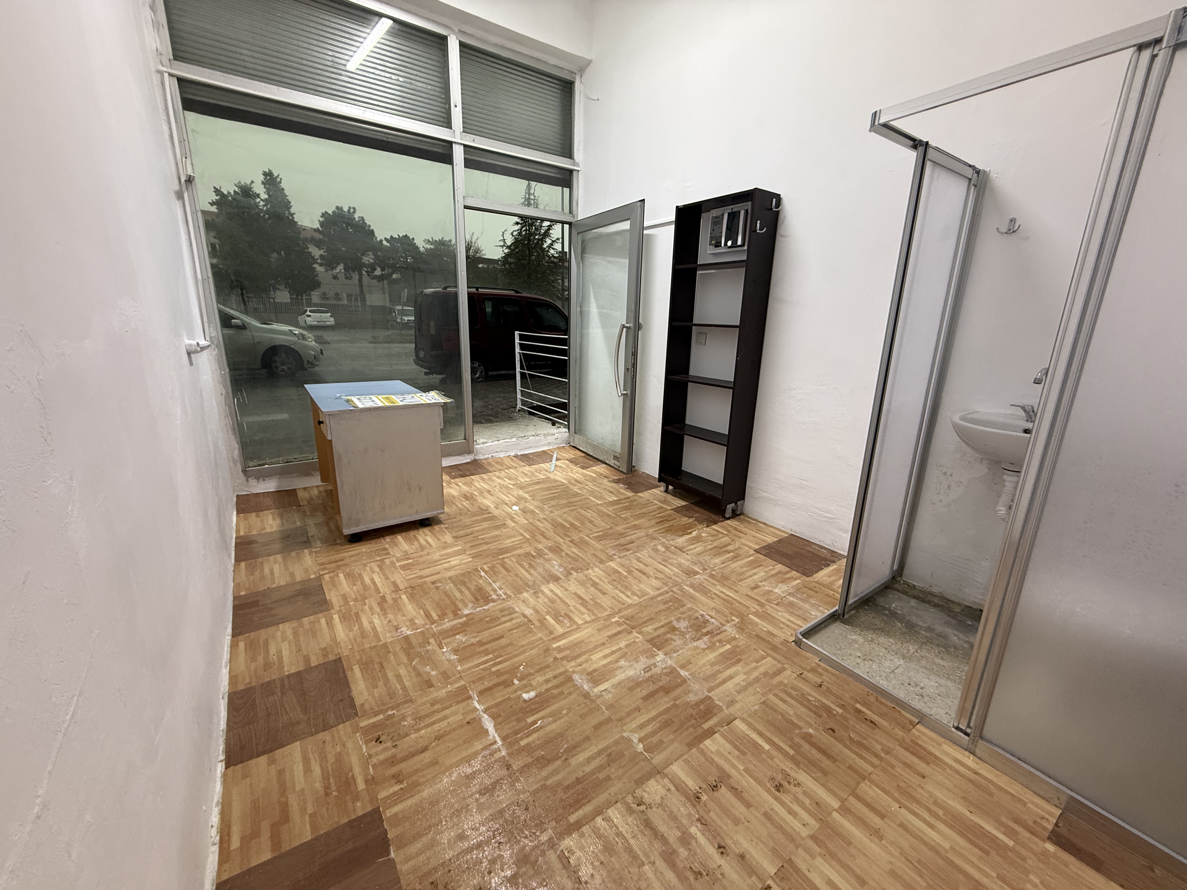 YAŞAR GYO'DAN BAĞDAT CADDESİNDE KİRALIK DÜKKAN - 6