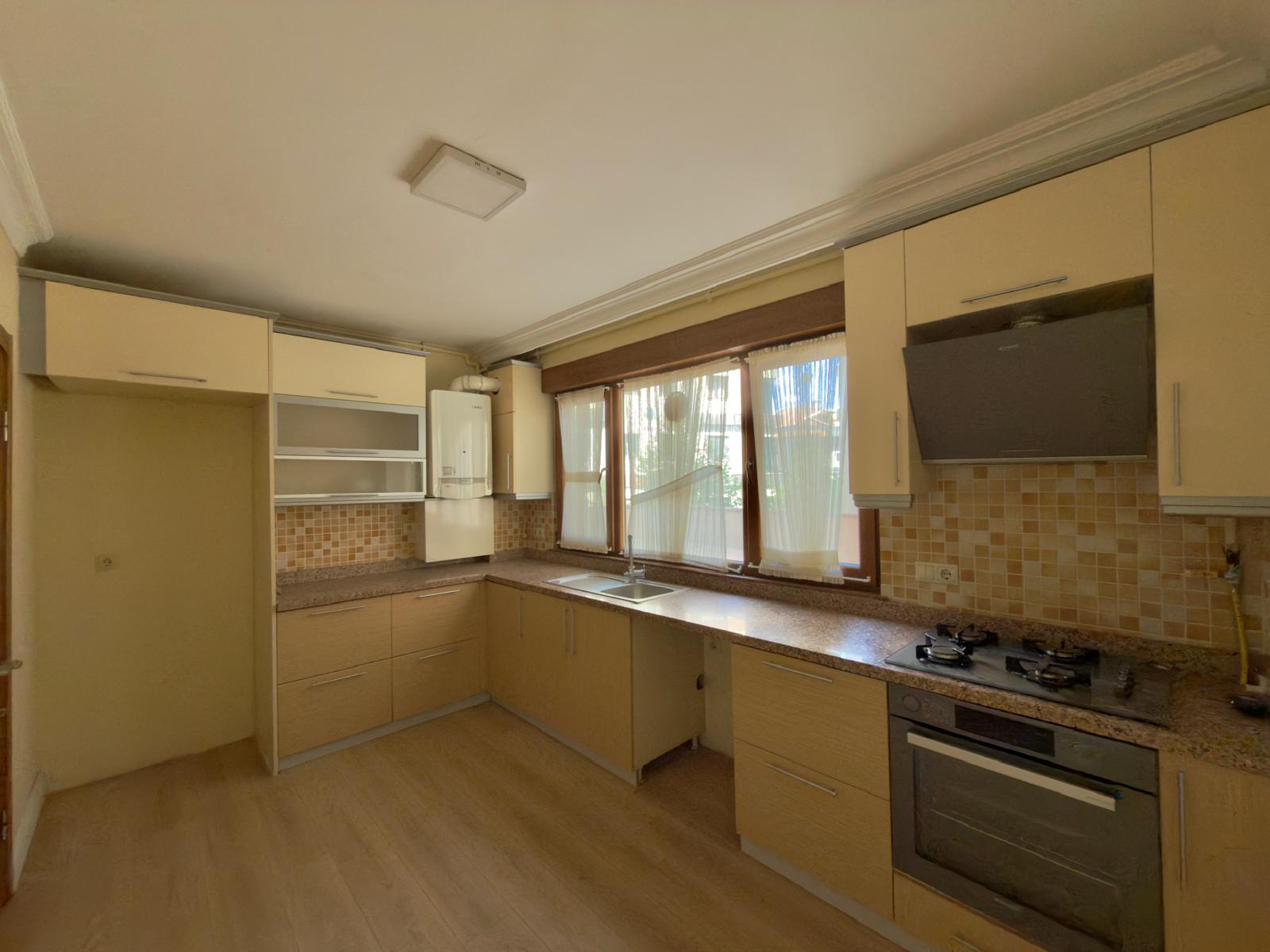 BEŞİKTAŞ DİKİLİTAŞ'TA GENİŞ VE FERAH 3+1 SATILIK FIRSAT DAİRE - 30