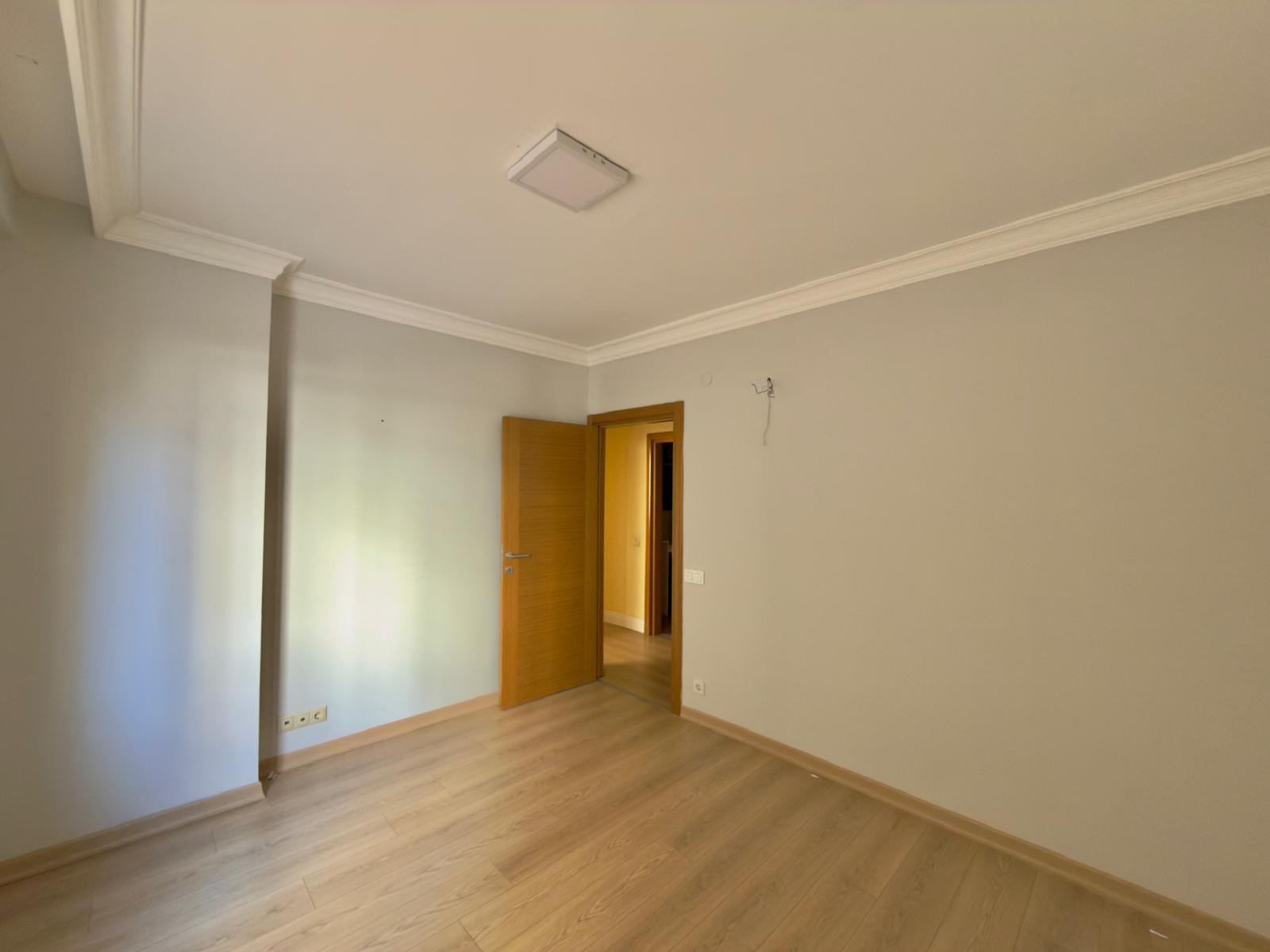 BEŞİKTAŞ DİKİLİTAŞ'TA GENİŞ VE FERAH 3+1 SATILIK FIRSAT DAİRE - 5