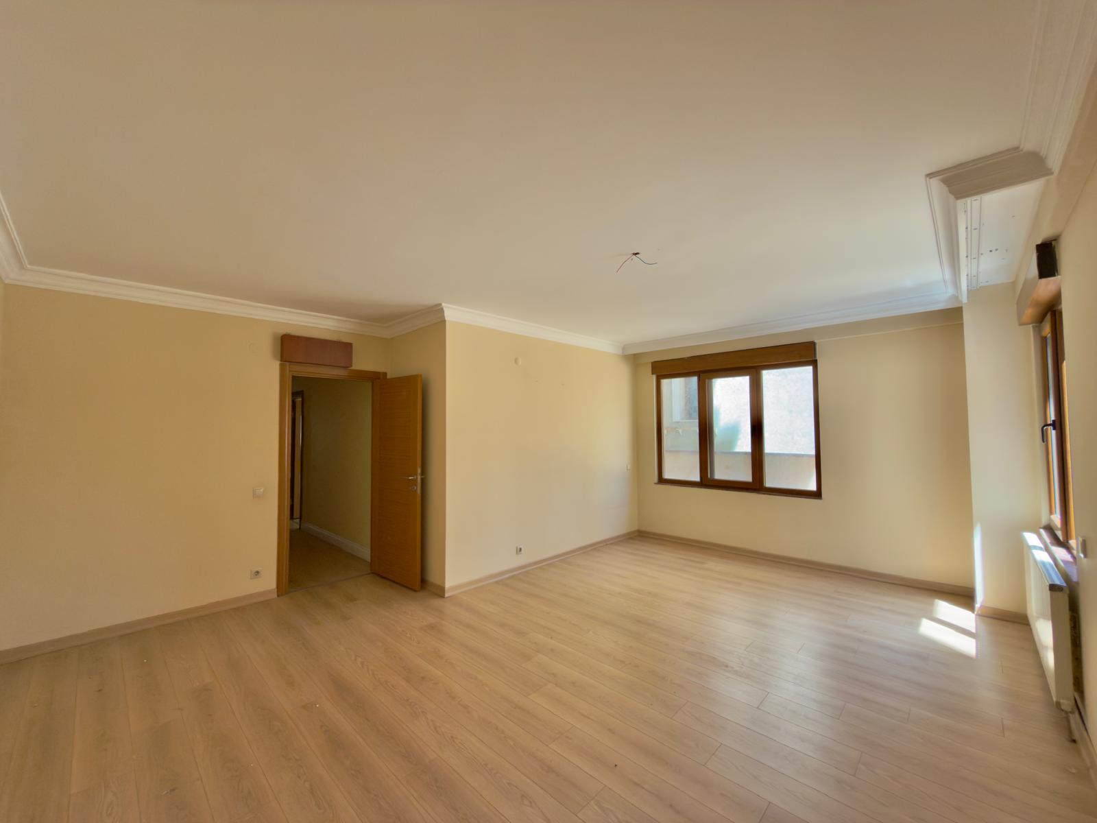 BEŞİKTAŞ DİKİLİTAŞ'TA GENİŞ VE FERAH 3+1 SATILIK FIRSAT DAİRE - 9