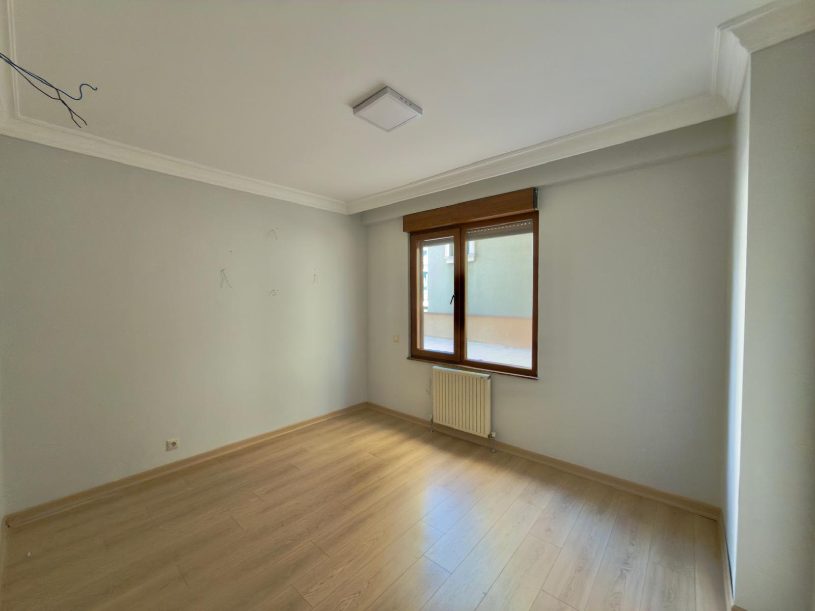 BEŞİKTAŞ DİKİLİTAŞ'TA GENİŞ VE FERAH 3+1 SATILIK FIRSAT DAİRE - 4