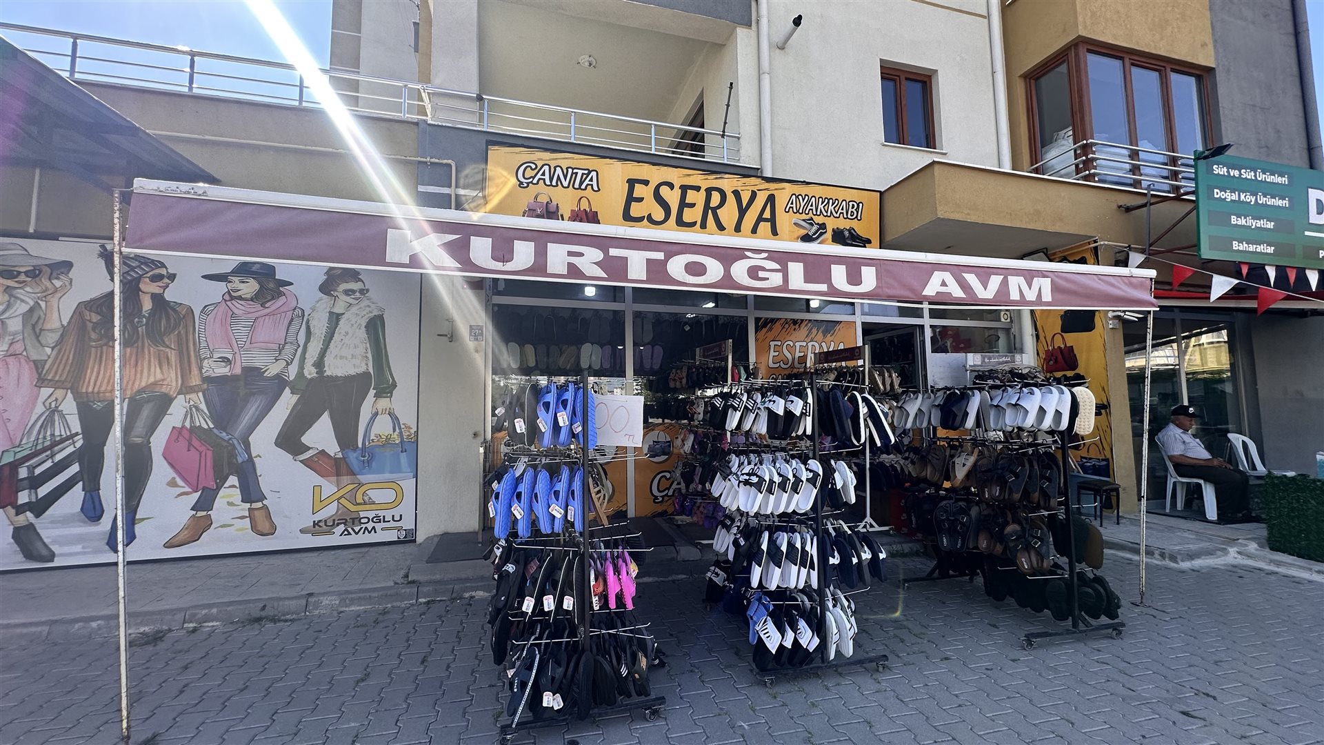 BAĞDAT CAD. ARKASINDA SATILIK DÜKKAN