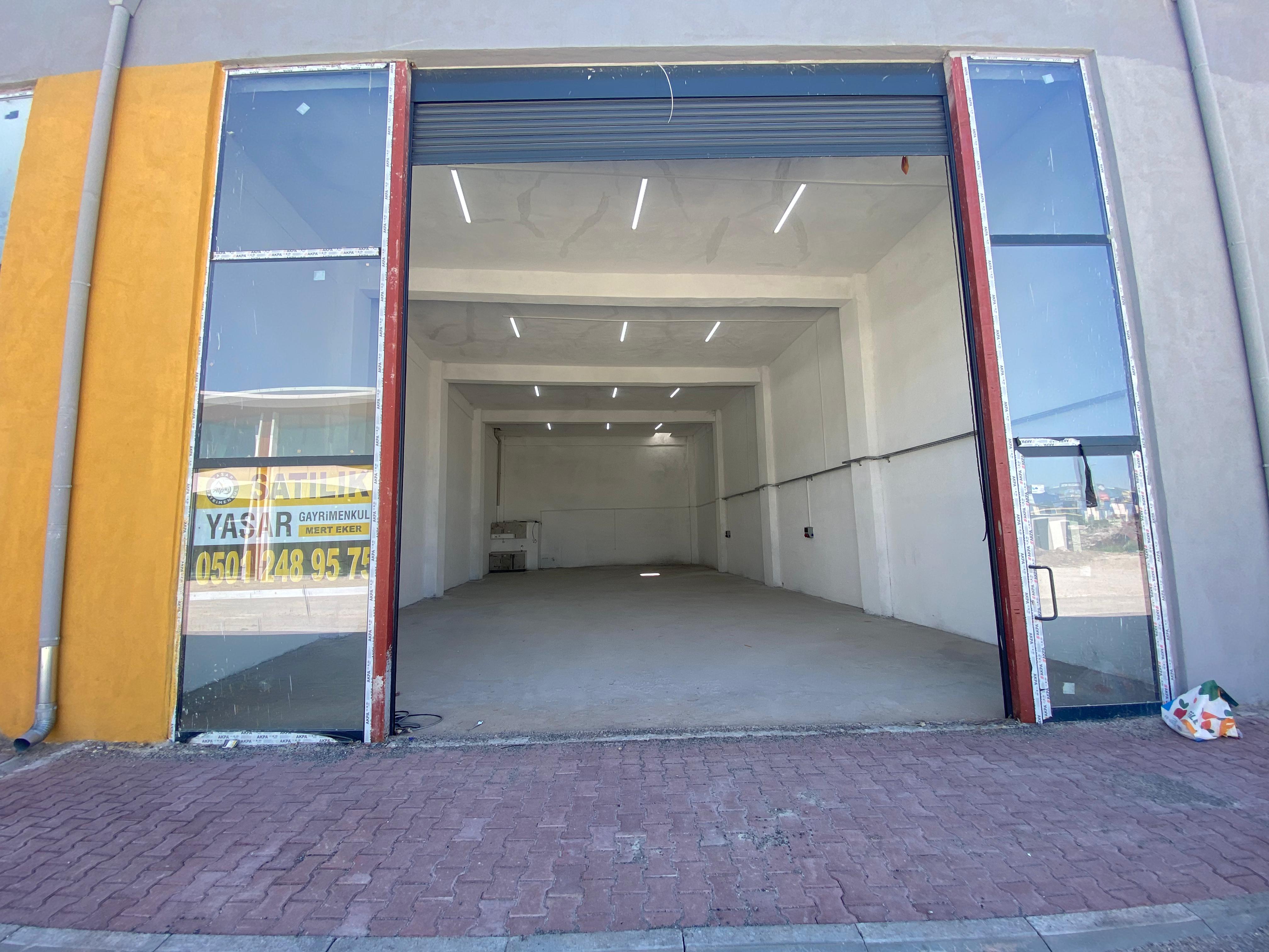 YAŞAR GYO| METALSAN'DA KİRALIK YÜKSEK TAVANLI 200 M2 DÜKKAN - 2