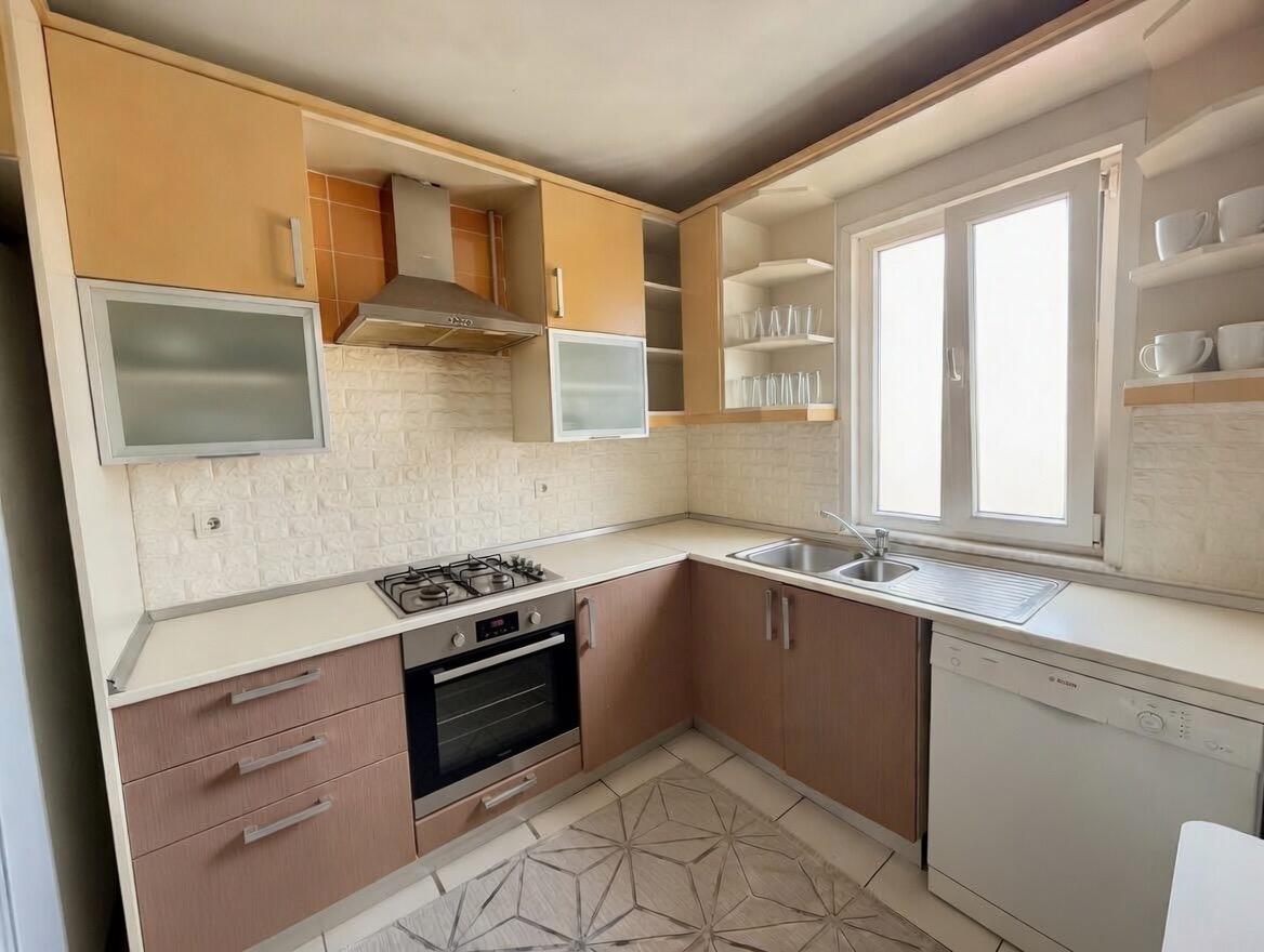 Güneşli Gülistanbul Sitesinde 130 m2 Asansörlü Satılık 3+1