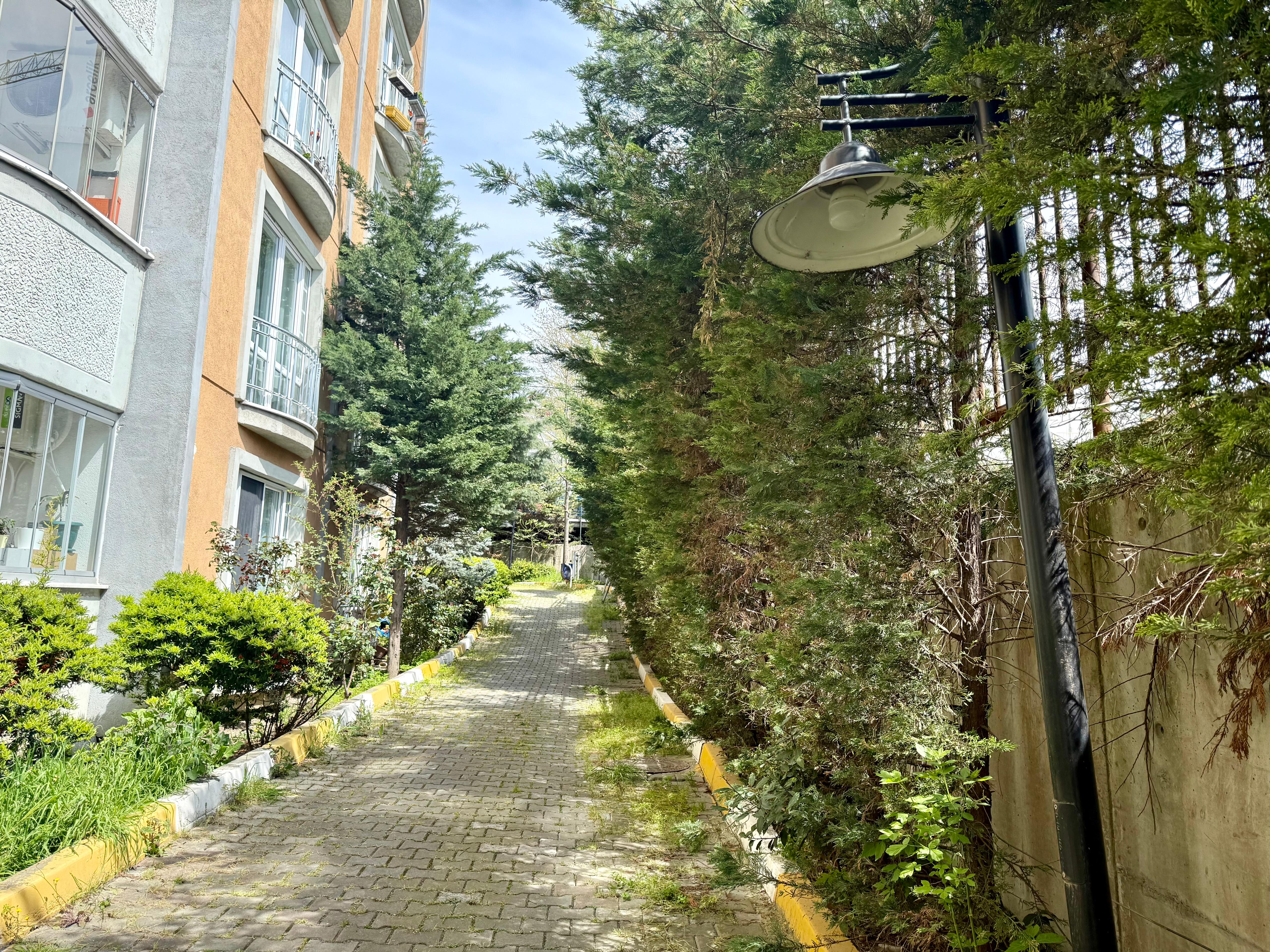 Güneşli Gülistanbul Sitesinde 130 m2 Asansörlü Satılık 3+1 - 9