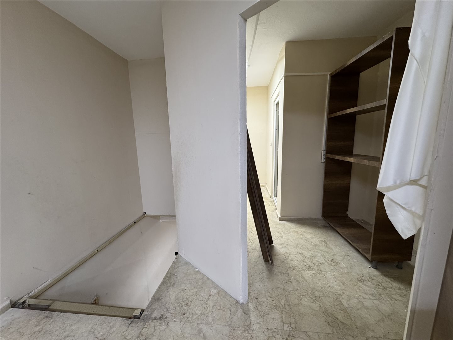 YAŞAR GYO| DEMOKRASİ'DE ANA BULVAR ÜZERİ 210 M2 KİRALIK DÜKKAN - 12