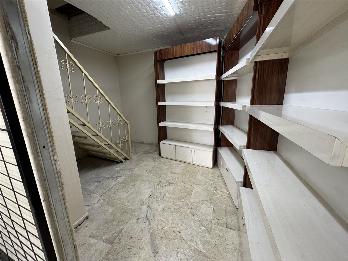 YAŞAR GYO| DEMOKRASİ'DE ANA BULVAR ÜZERİ 210 M2 KİRALIK DÜKKAN - 7