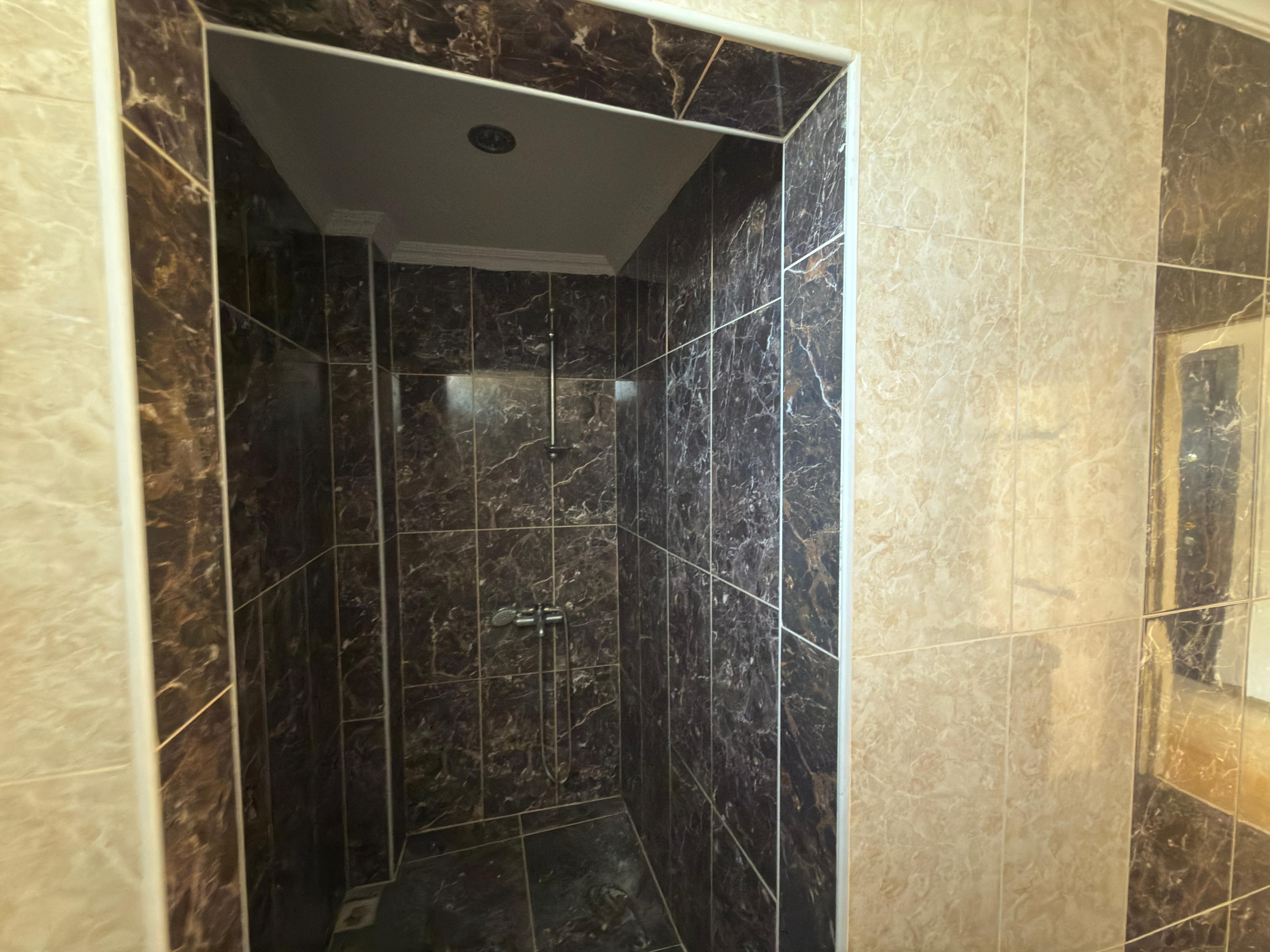İÇERENKÖY MERKEZDE, METROYA YAKIN SATILIK 2+1 DAİRE - 2