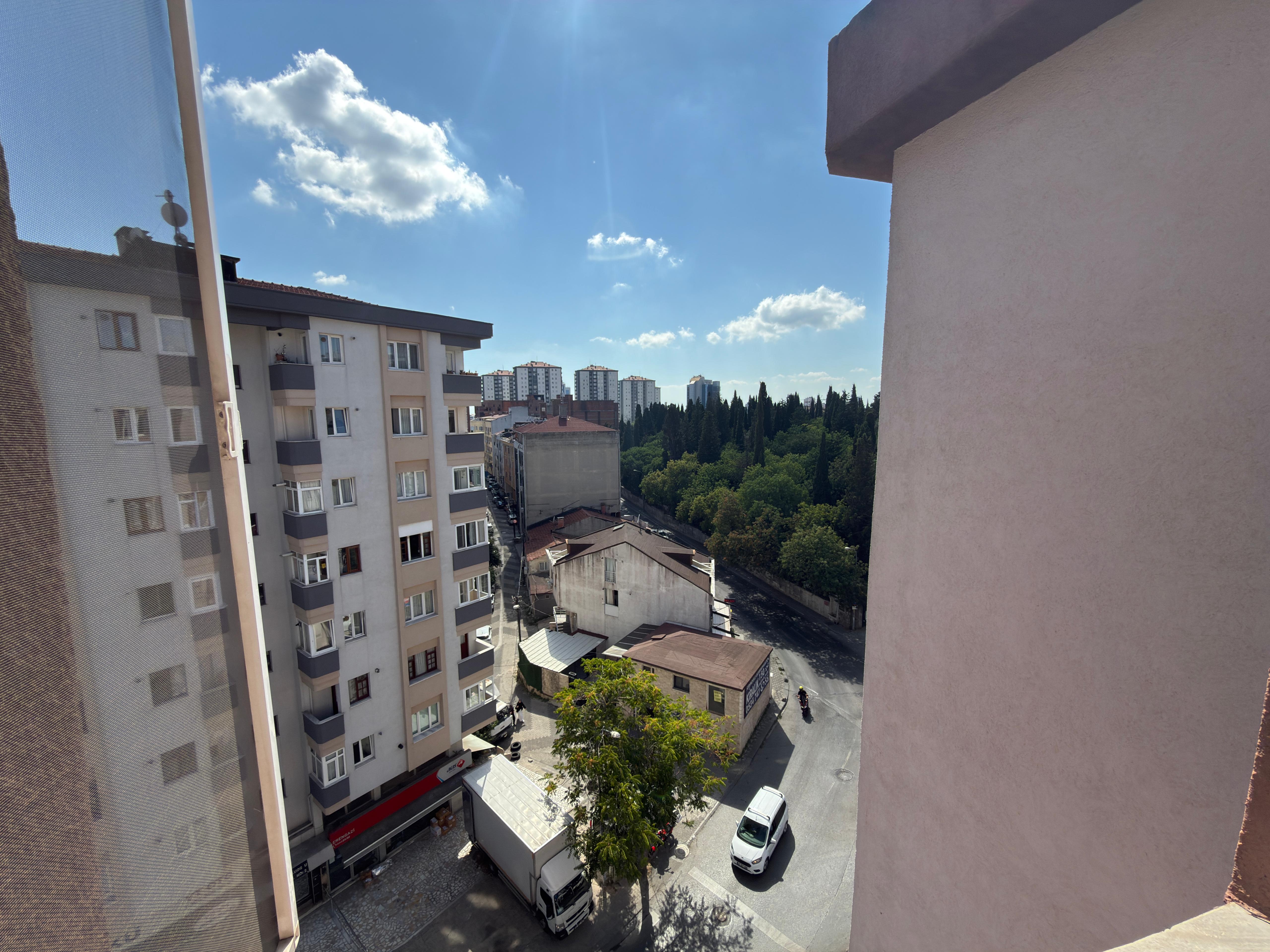 İÇERENKÖY MERKEZDE, METROYA YAKIN SATILIK 2+1 DAİRE - 20