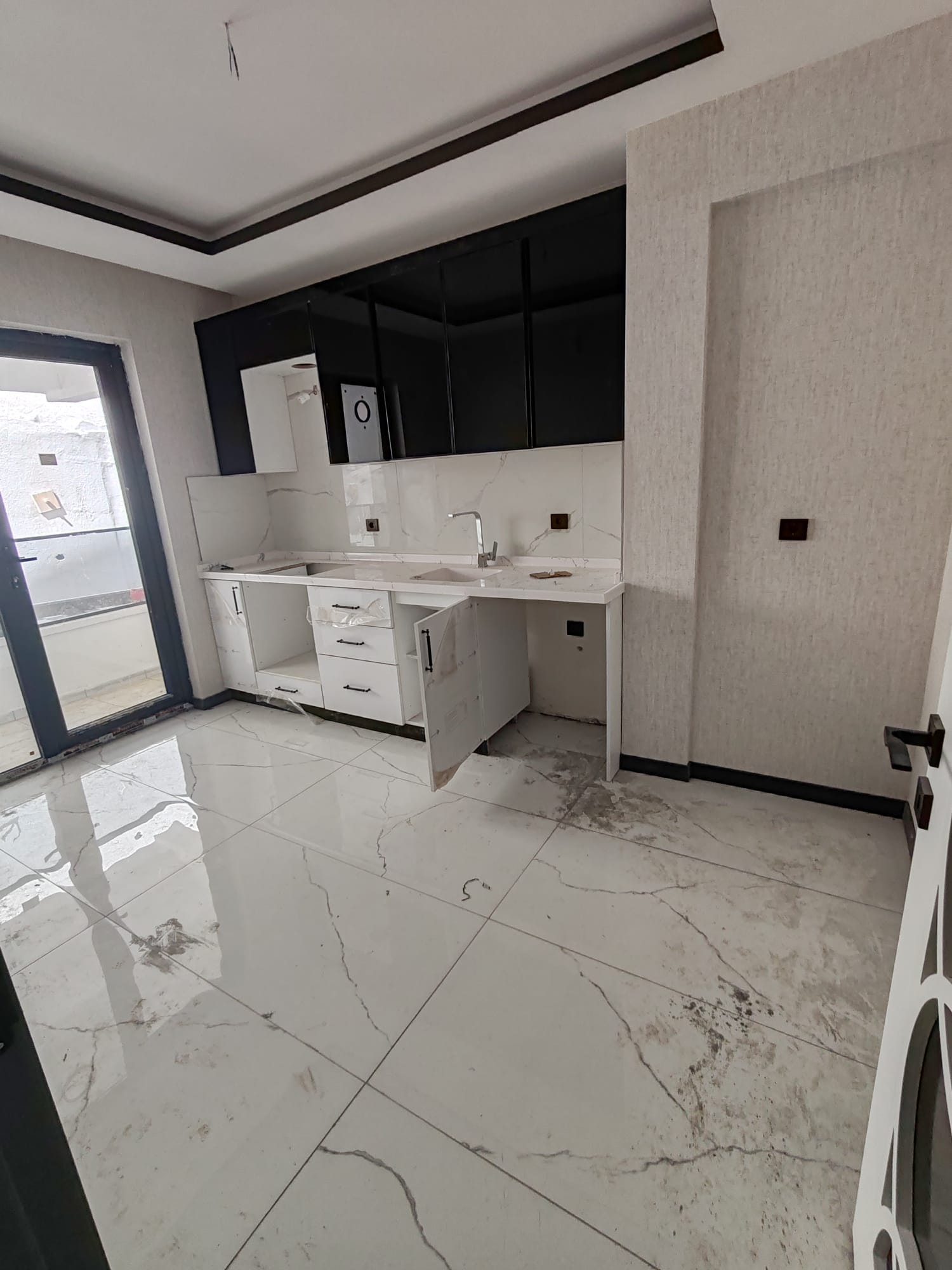 KEÇİÖREN BADEMLİK’TE  MODERN TASARIMLI • BALKONLU • OTURUMA HAZIR 2+1 - 8