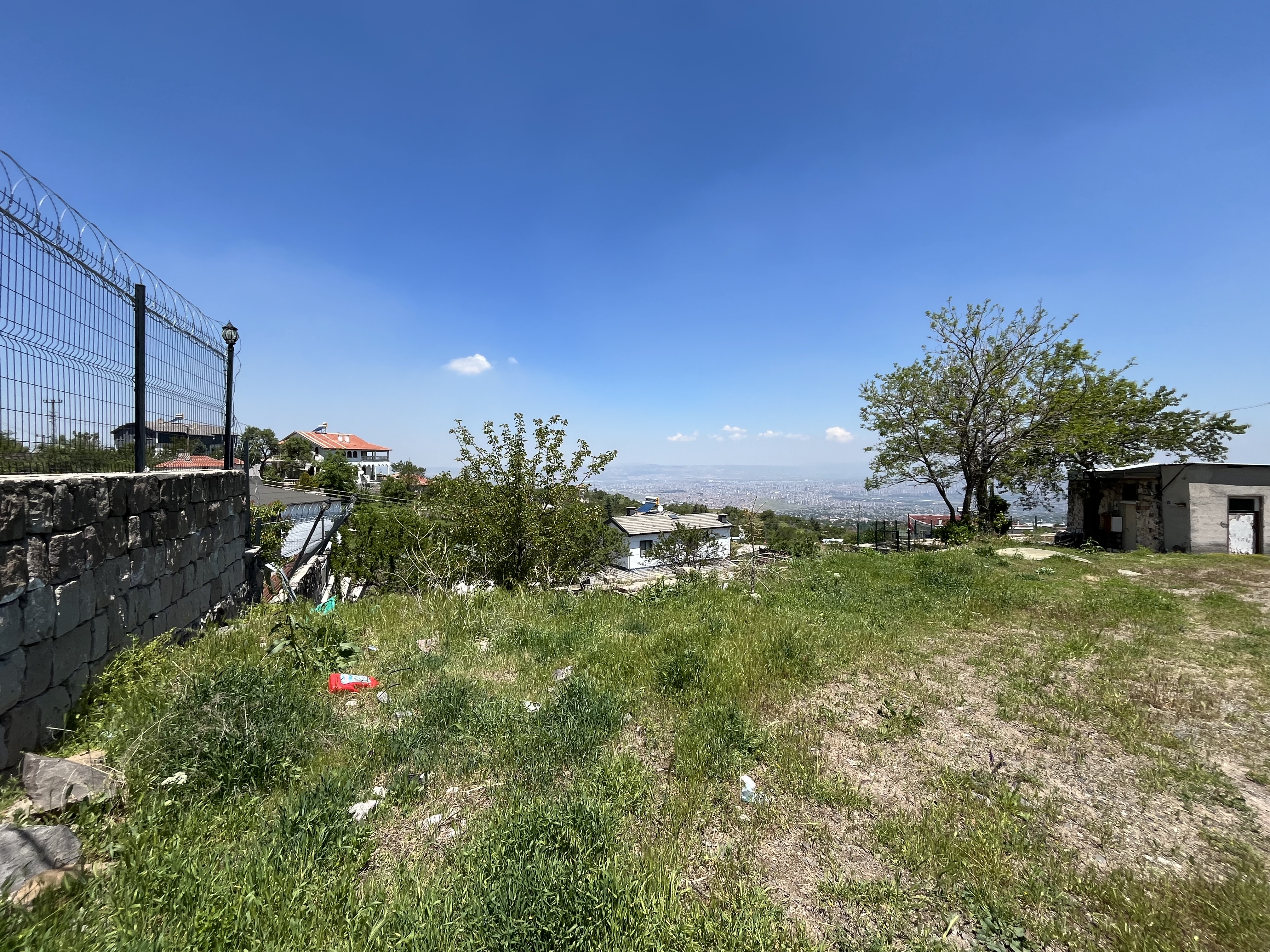 HACILAR AŞAĞI MH.DE 1750 M2 DUVARLARI ÖRÜLÜ KÖŞE VİLLA PARSELİ - 7
