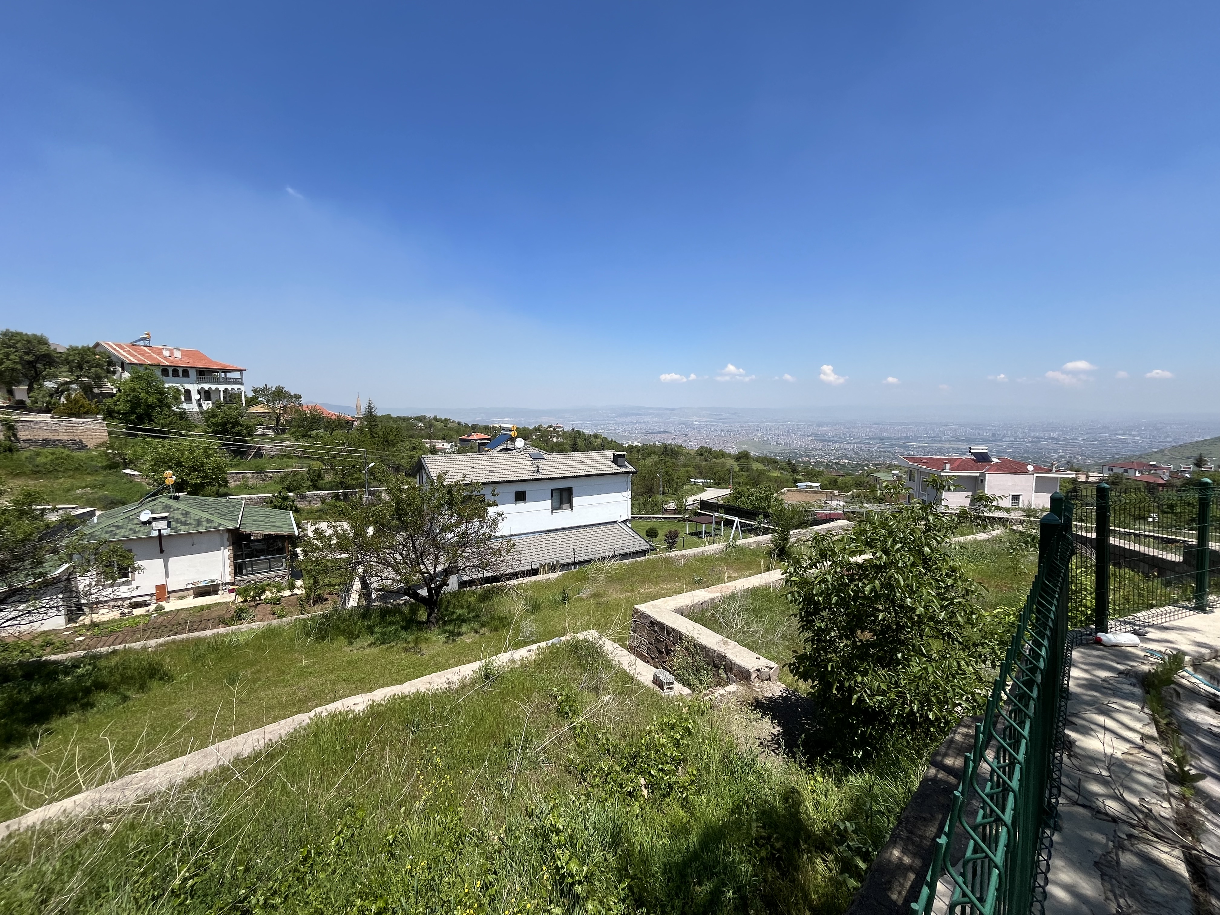 HACILAR AŞAĞI MH.DE 1750 M2 DUVARLARI ÖRÜLÜ KÖŞE VİLLA PARSELİ - 16