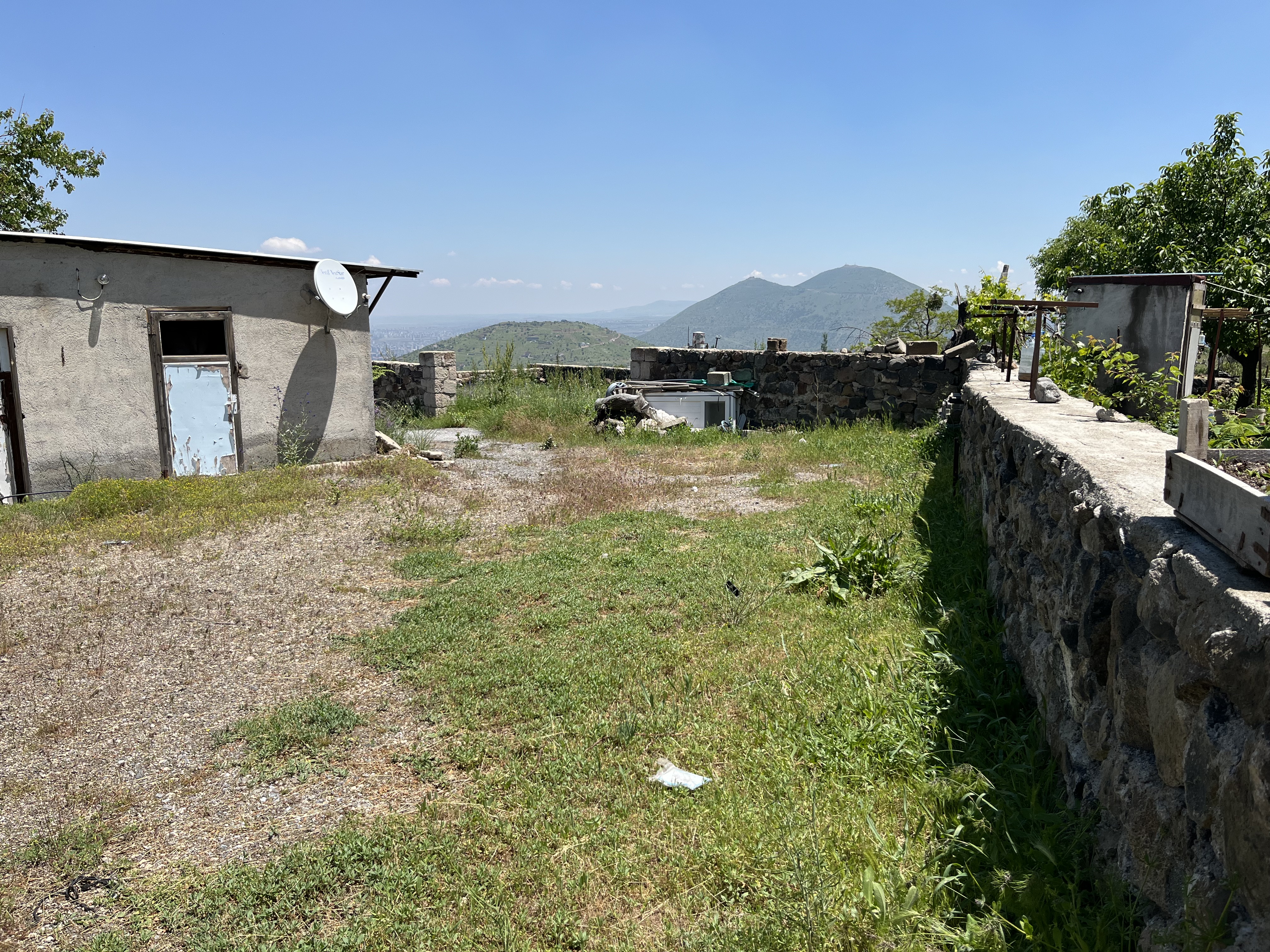 HACILAR AŞAĞI MH.DE 1750 M2 DUVARLARI ÖRÜLÜ KÖŞE VİLLA PARSELİ - 22
