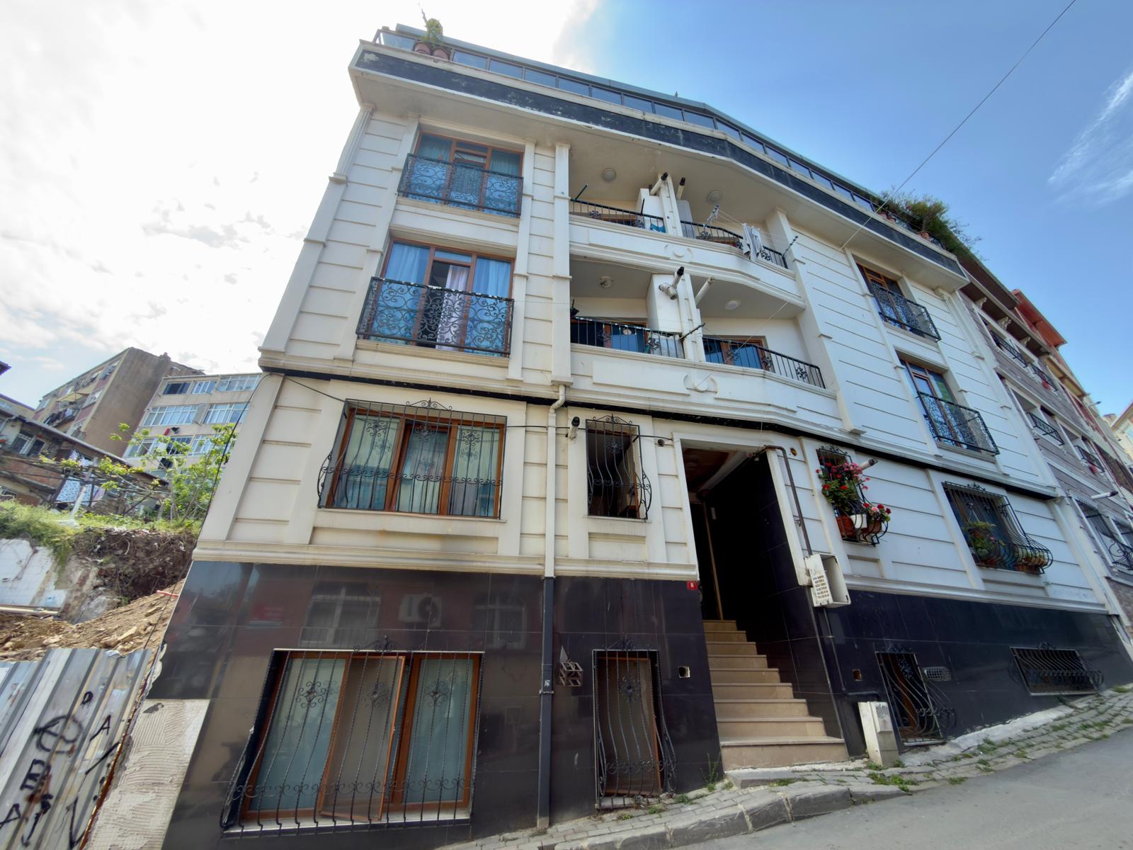 YATIRIM FIRSATI! AYVANSARAY'DA YENİ BİNADA  2+1 SATILIK DAİRE - 2