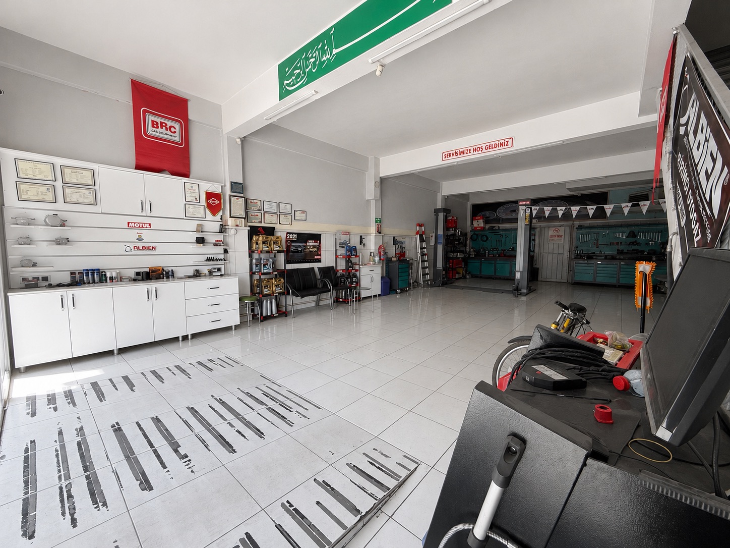 Yeni Sanayi’de Devren Kiralık Tam Donanımlı Oto Bakım Servisi - 10