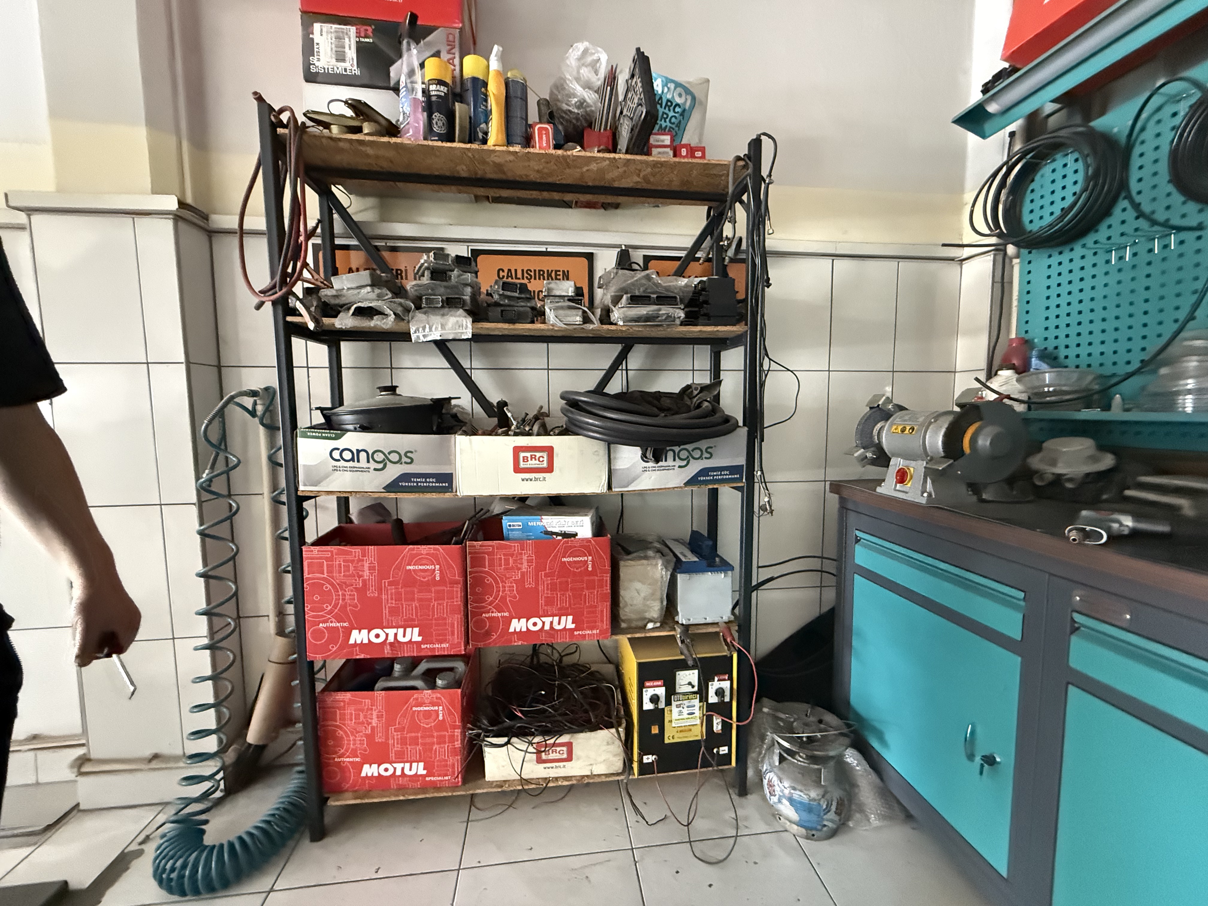 Yeni Sanayi’de Devren Kiralık Tam Donanımlı Oto Bakım Servisi - 24
