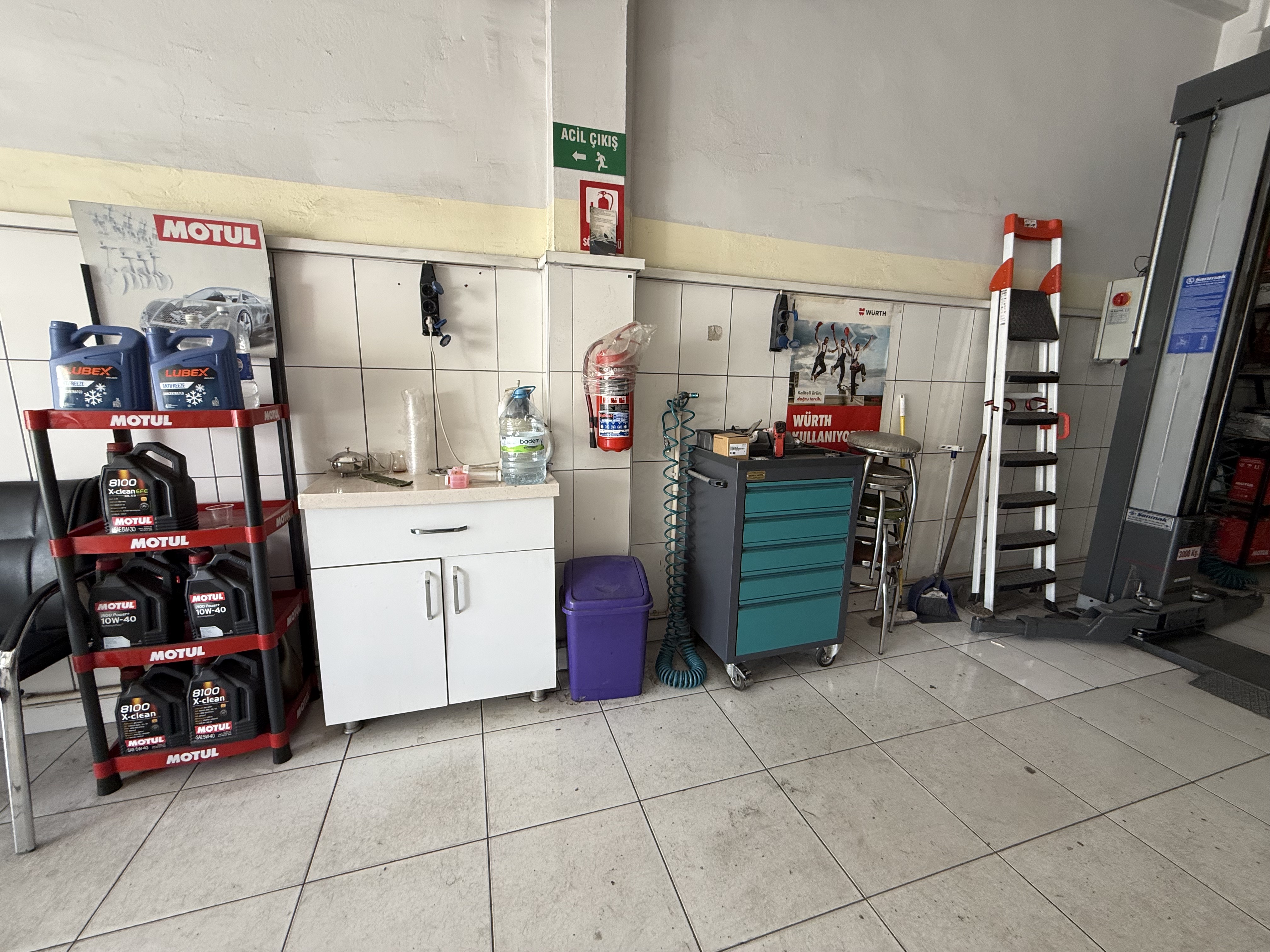 Yeni Sanayi’de Devren Kiralık Tam Donanımlı Oto Bakım Servisi - 21