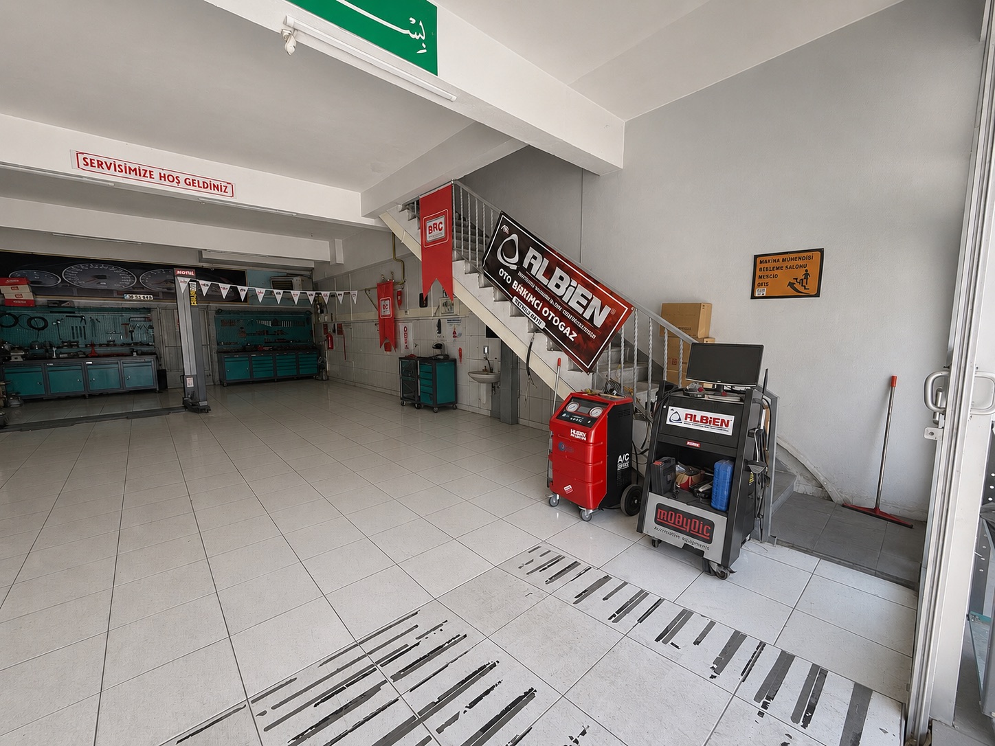 Yeni Sanayi’de Devren Kiralık Tam Donanımlı Oto Bakım Servisi - 9