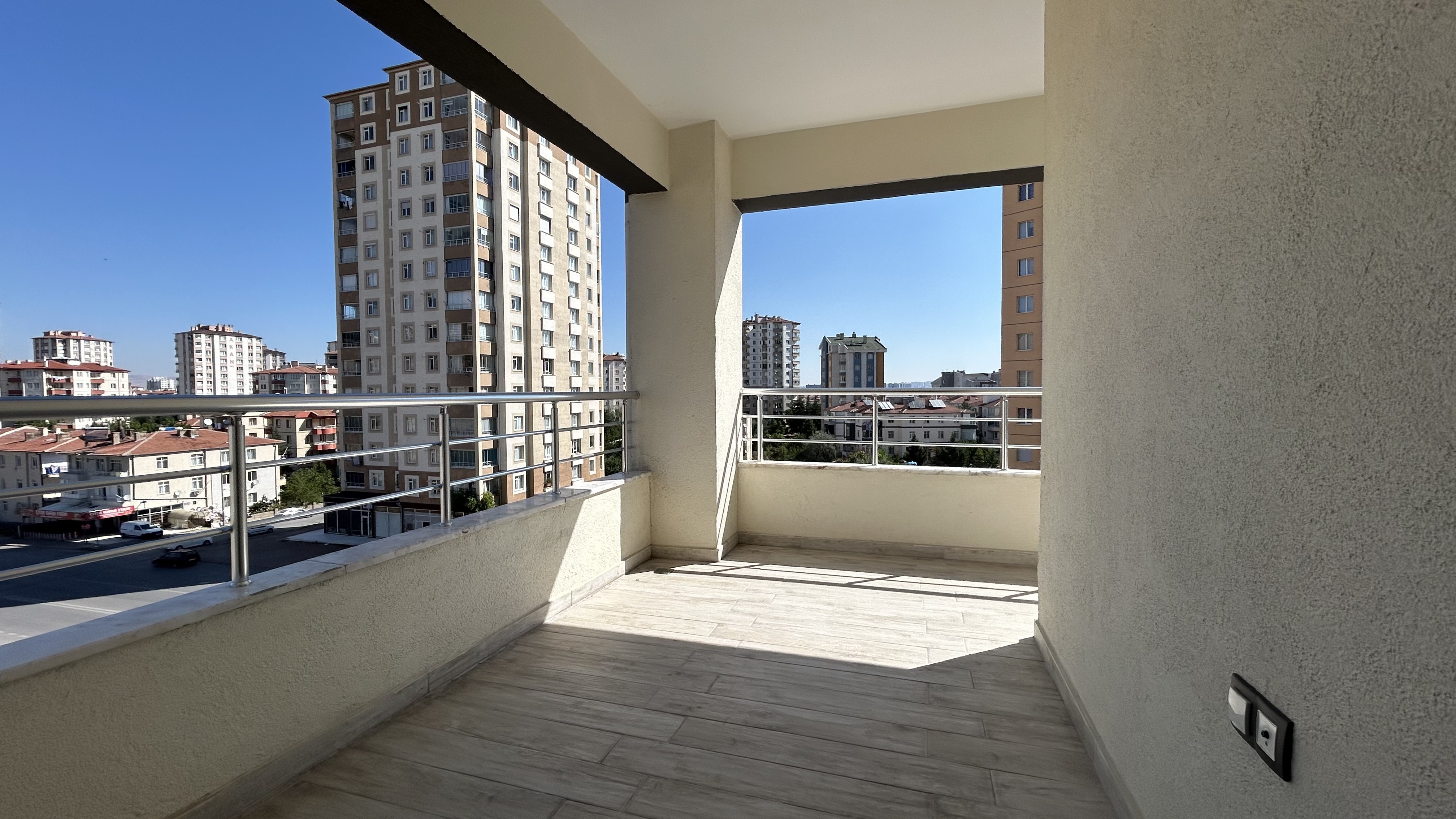 ESENYURT MAH. MERKEZİNDE KİRALIK LÜKS 3+1 DAİRE ! - 16