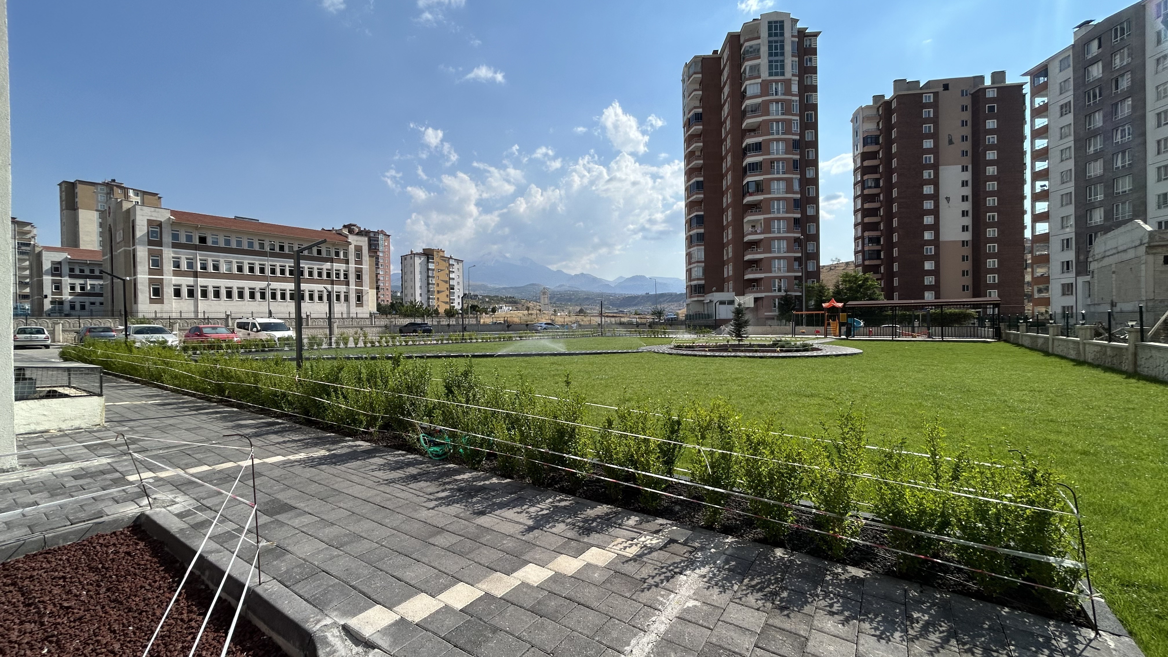 ESENYURT MAH. MERKEZİNDE KİRALIK LÜKS 3+1 DAİRE ! - 2