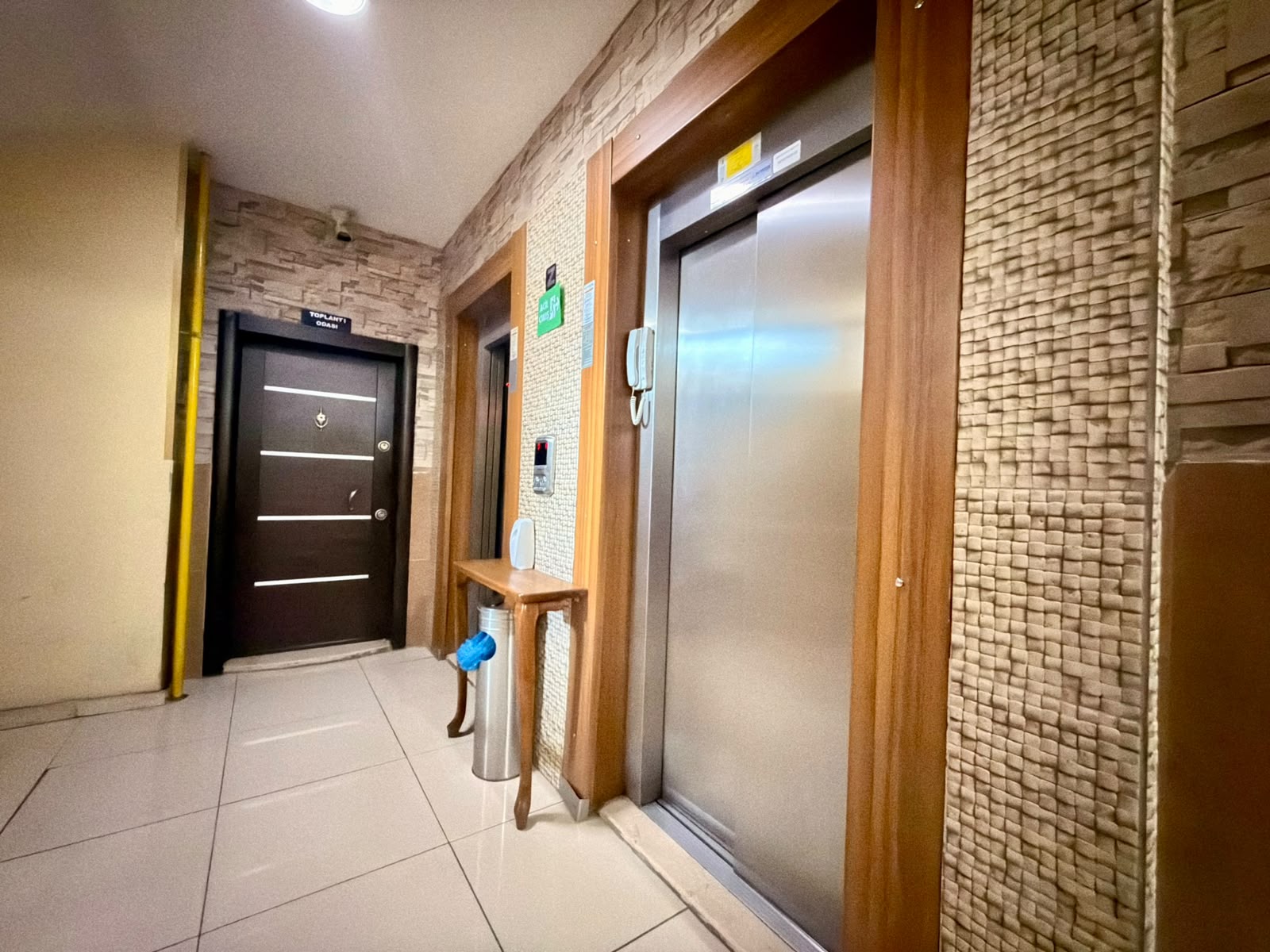 YAŞAR GYO |AYDINLIKEVLER MAHALLESİ'NDE MERKEZİ KONUMDA YAPILI SATILIK 3+1 DAİRE - 4