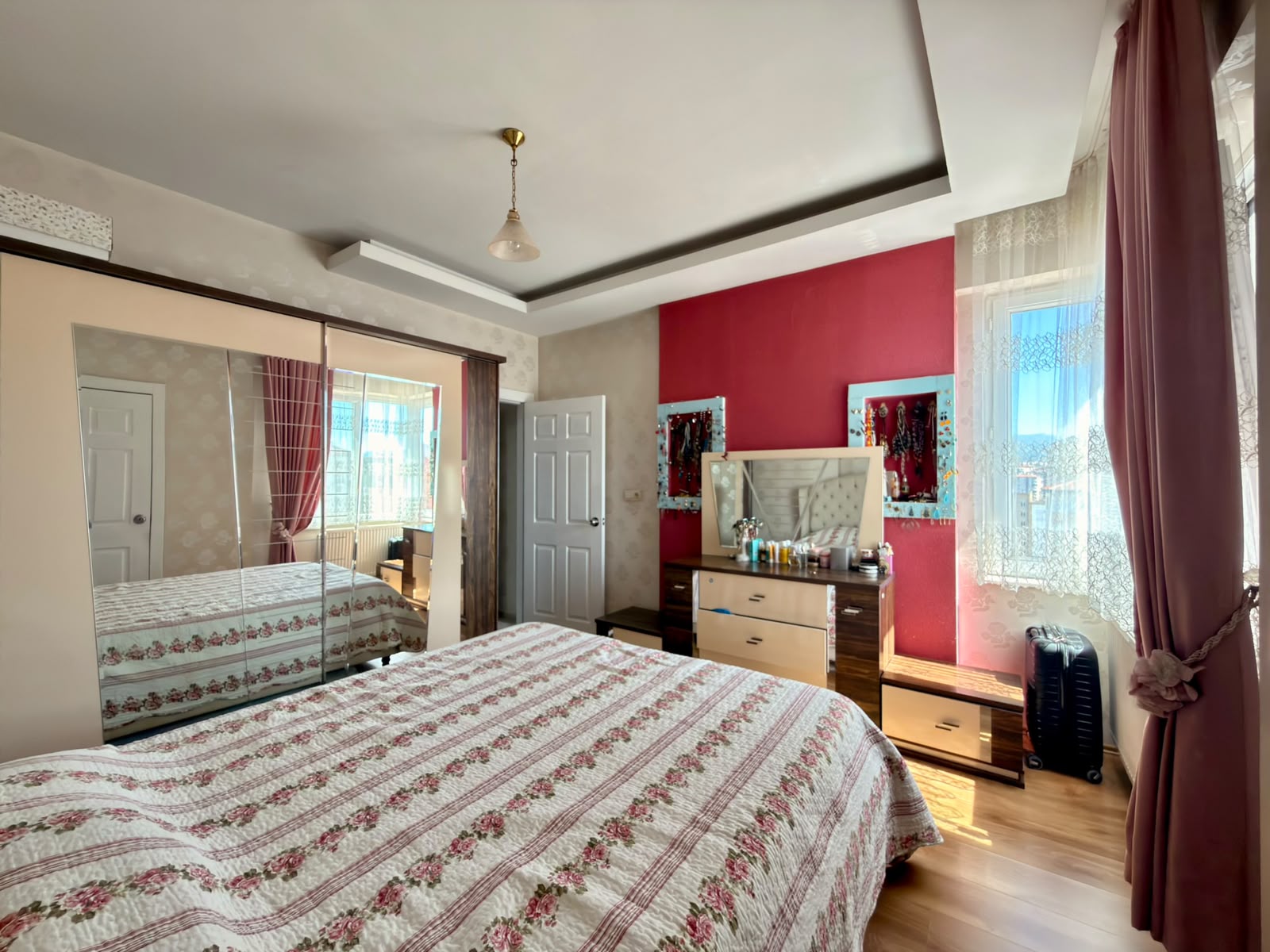 YAŞAR GYO |AYDINLIKEVLER MAHALLESİ'NDE MERKEZİ KONUMDA YAPILI SATILIK 3+1 DAİRE - 24