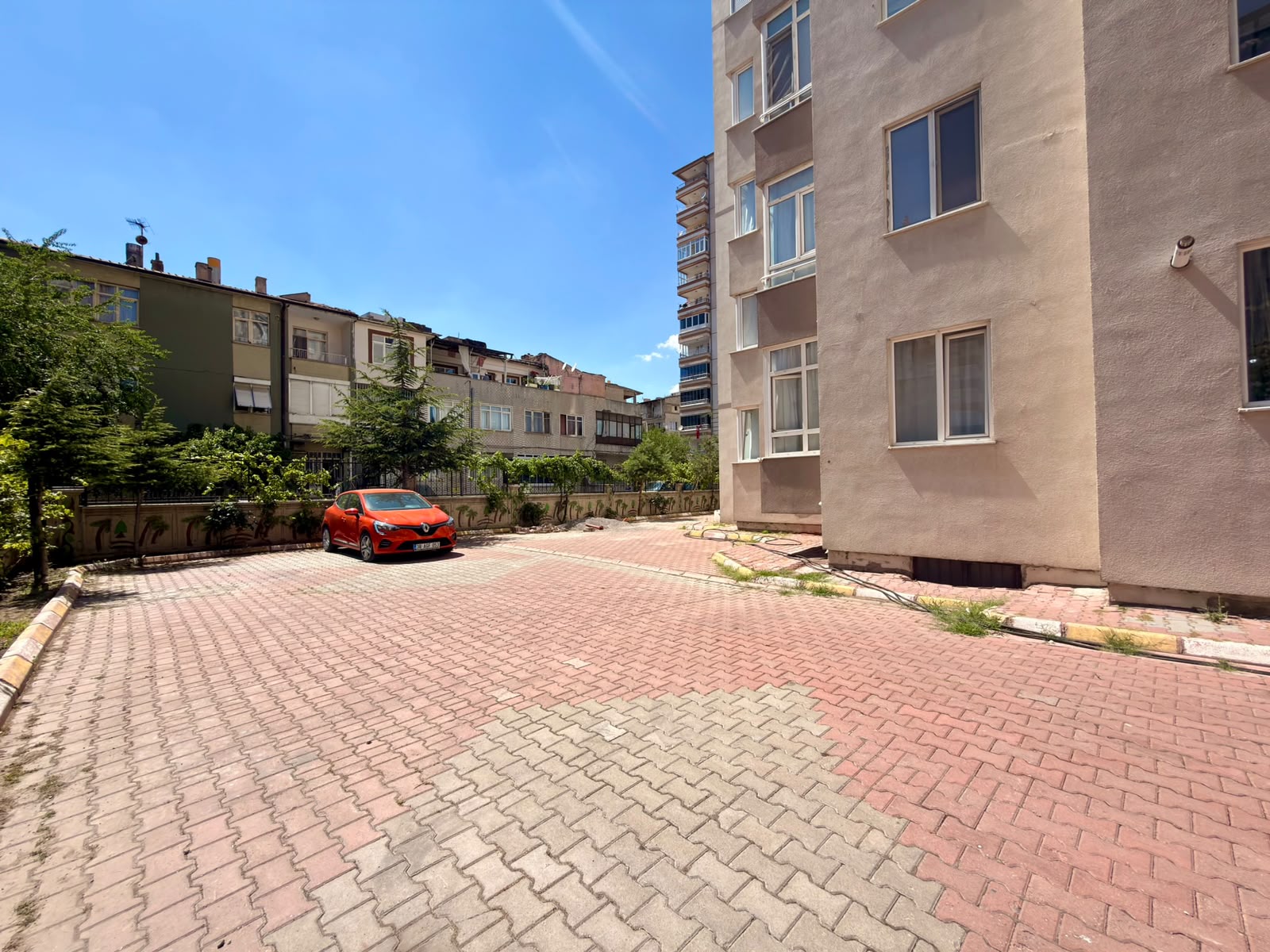 YAŞAR GYO |AYDINLIKEVLER MAHALLESİ'NDE MERKEZİ KONUMDA YAPILI SATILIK 3+1 DAİRE - 30