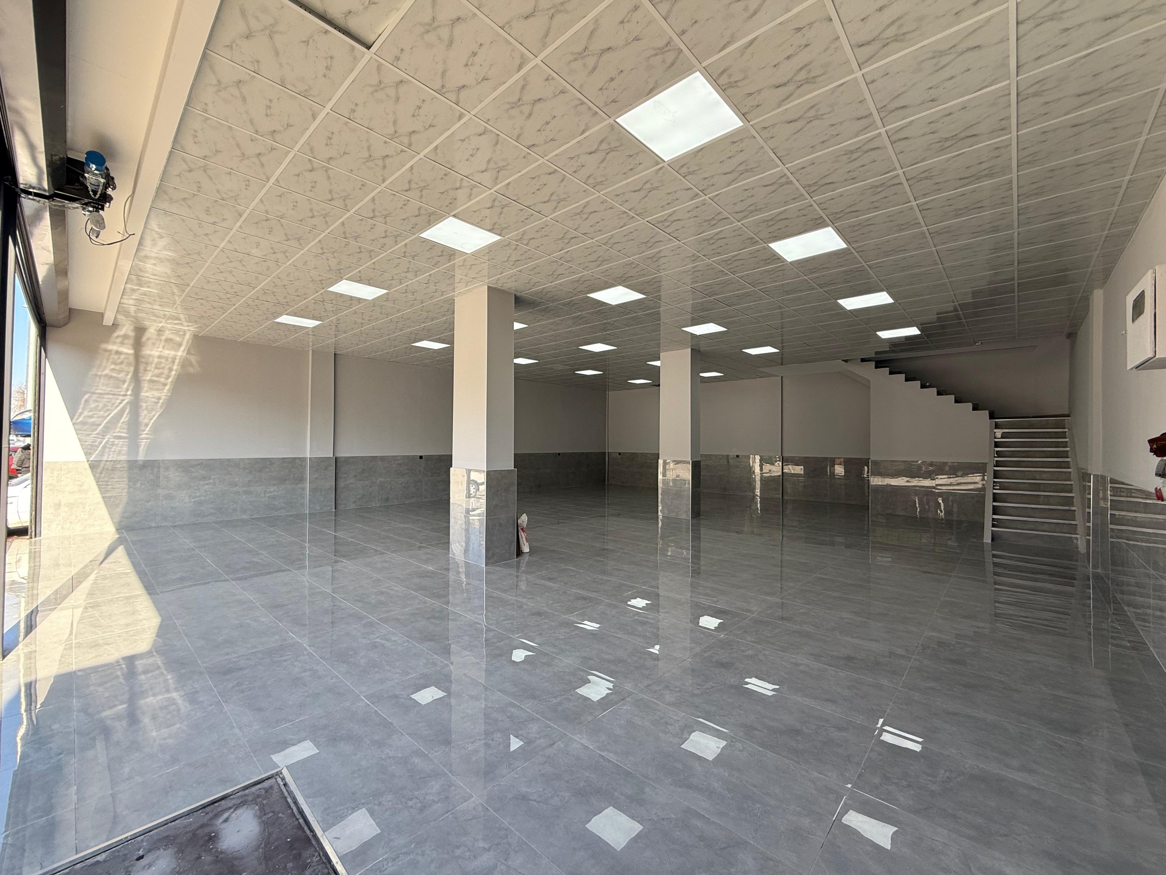 GALERİCİLER SİTESİ KARŞISINDA 350 M² İKİ KATLI KİRALIK DÜKKAN - 4