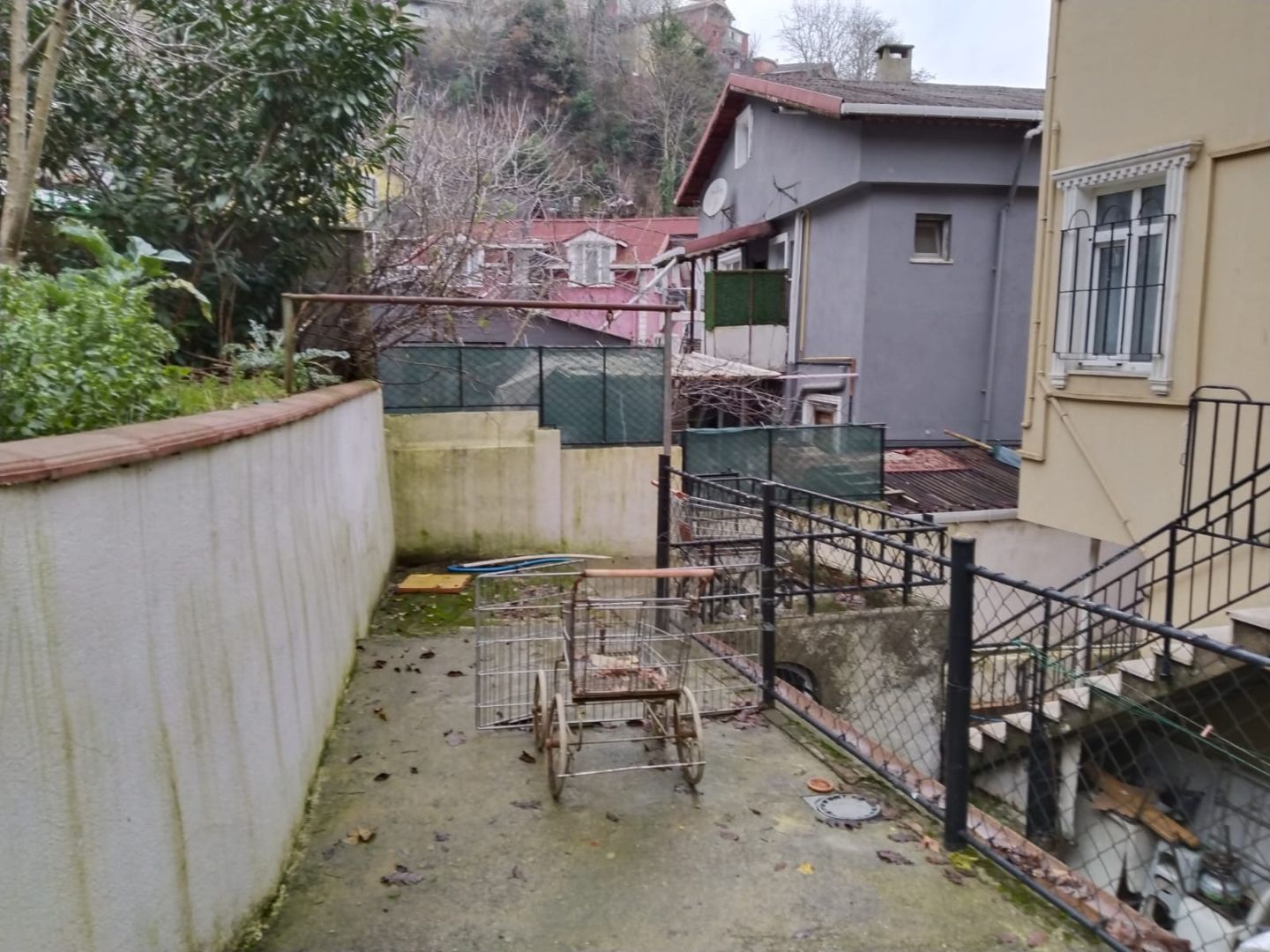 YAŞAR GYO| BEYKOZ ORTAÇEŞME MEYDANDA KOMPLE SATILIK BİNA - 11
