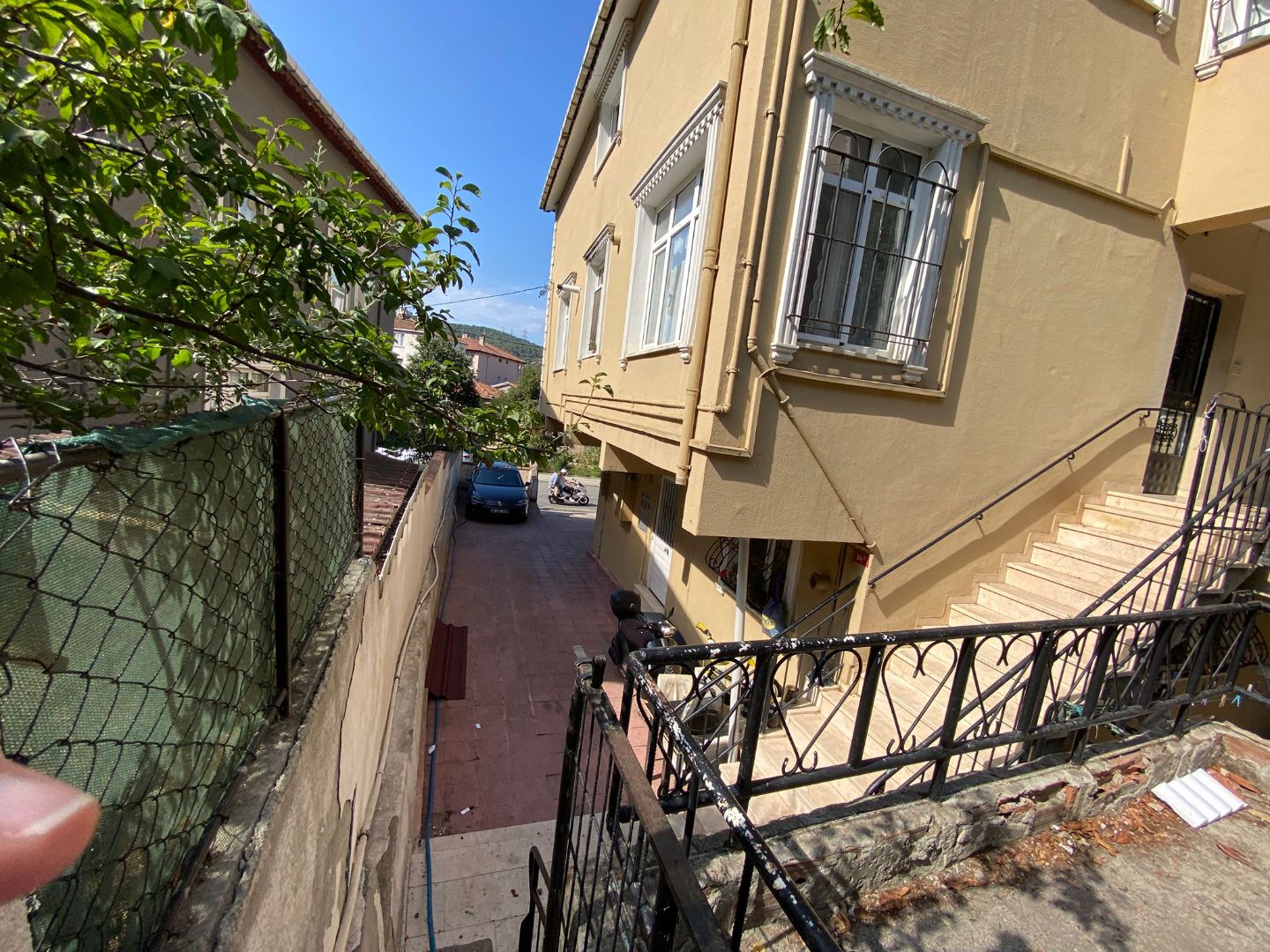 YAŞAR GYO| BEYKOZ ORTAÇEŞME MEYDANDA KOMPLE SATILIK BİNA - 4