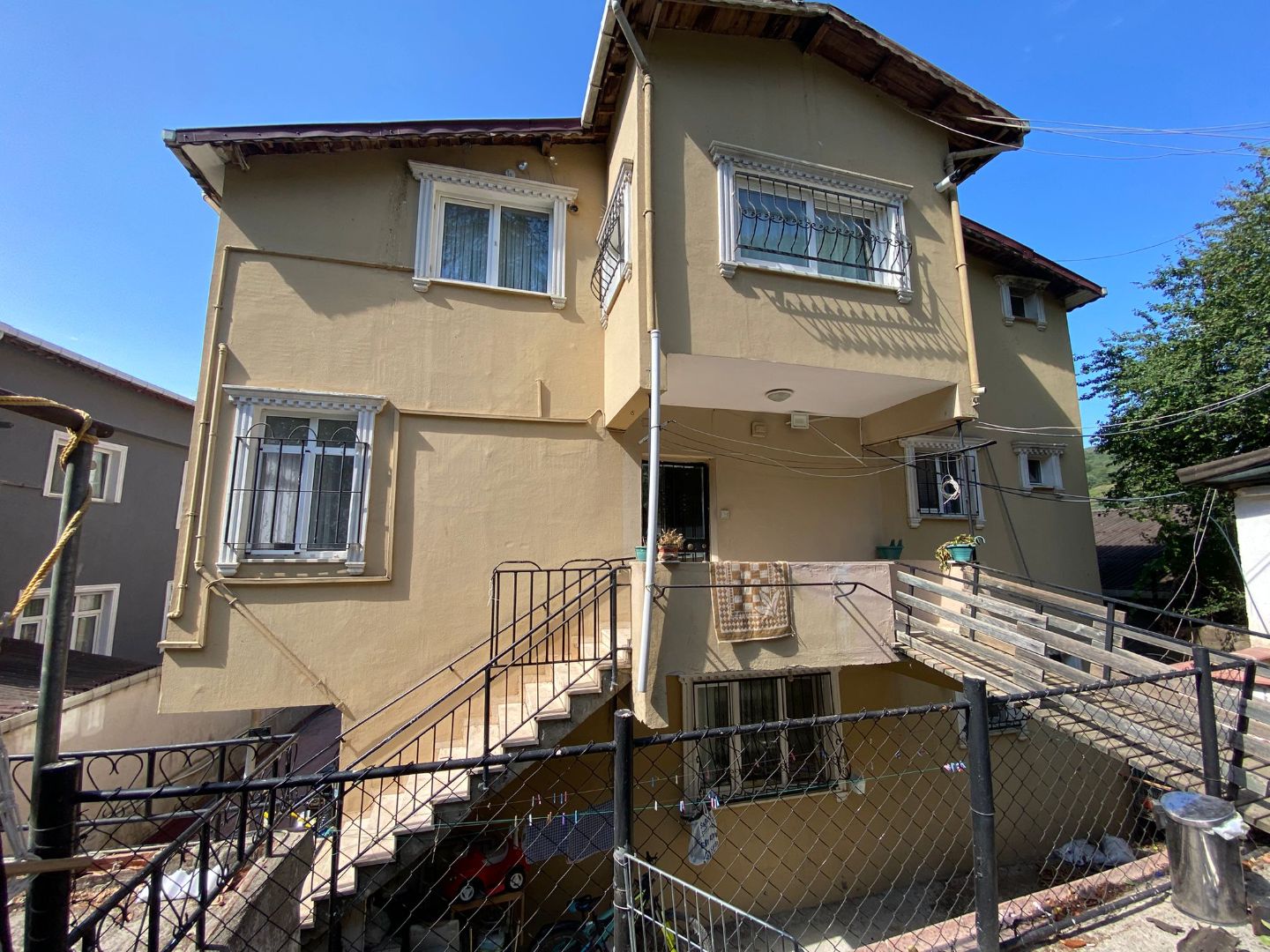 YAŞAR GYO| BEYKOZ ORTAÇEŞME MEYDANDA KOMPLE SATILIK BİNA - 2