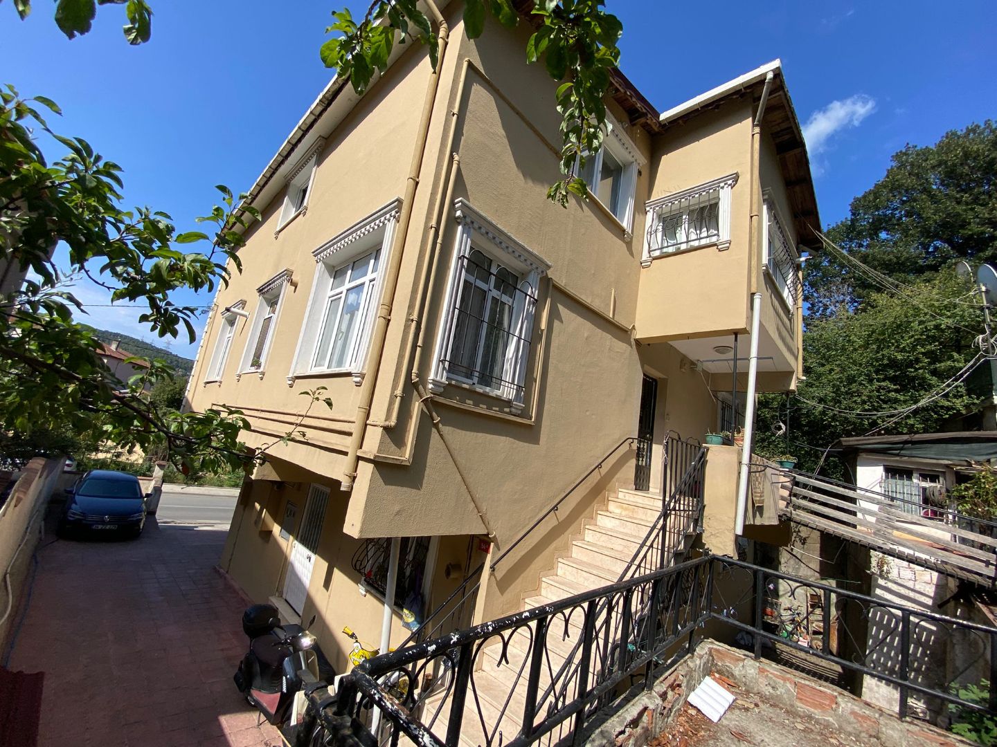 YAŞAR GYO| BEYKOZ ORTAÇEŞME MEYDANDA KOMPLE SATILIK BİNA - 6