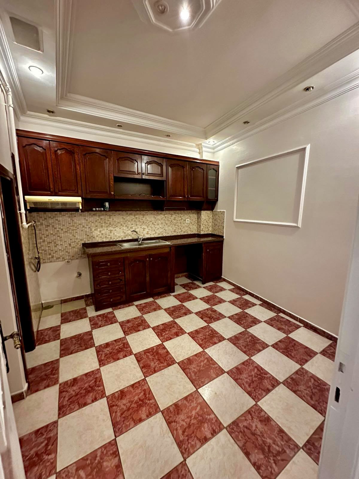 ŞİŞLİ'NİN MERKEZİ NOKTASINDA FERAH 2+1 KİRALIK DAİRE - 2