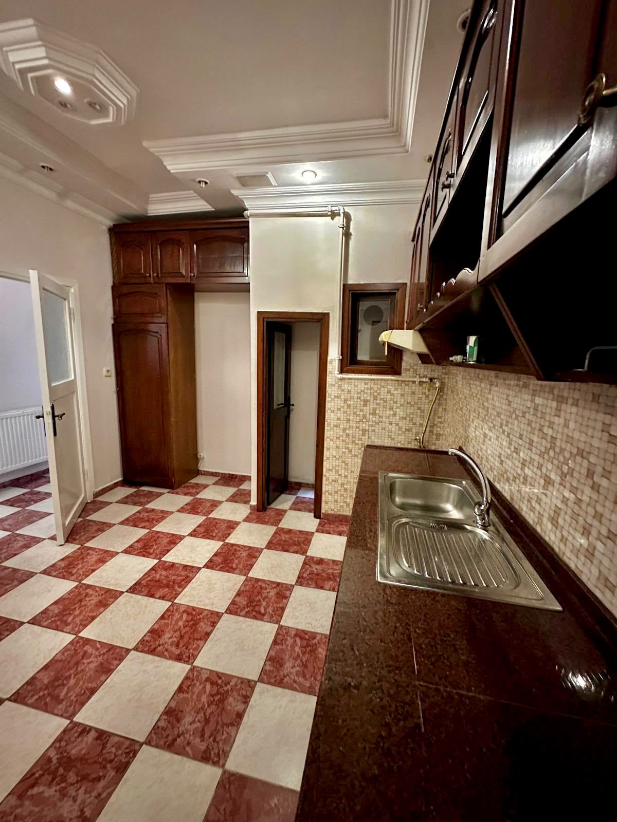ŞİŞLİ'NİN MERKEZİ NOKTASINDA FERAH 2+1 KİRALIK DAİRE - 4