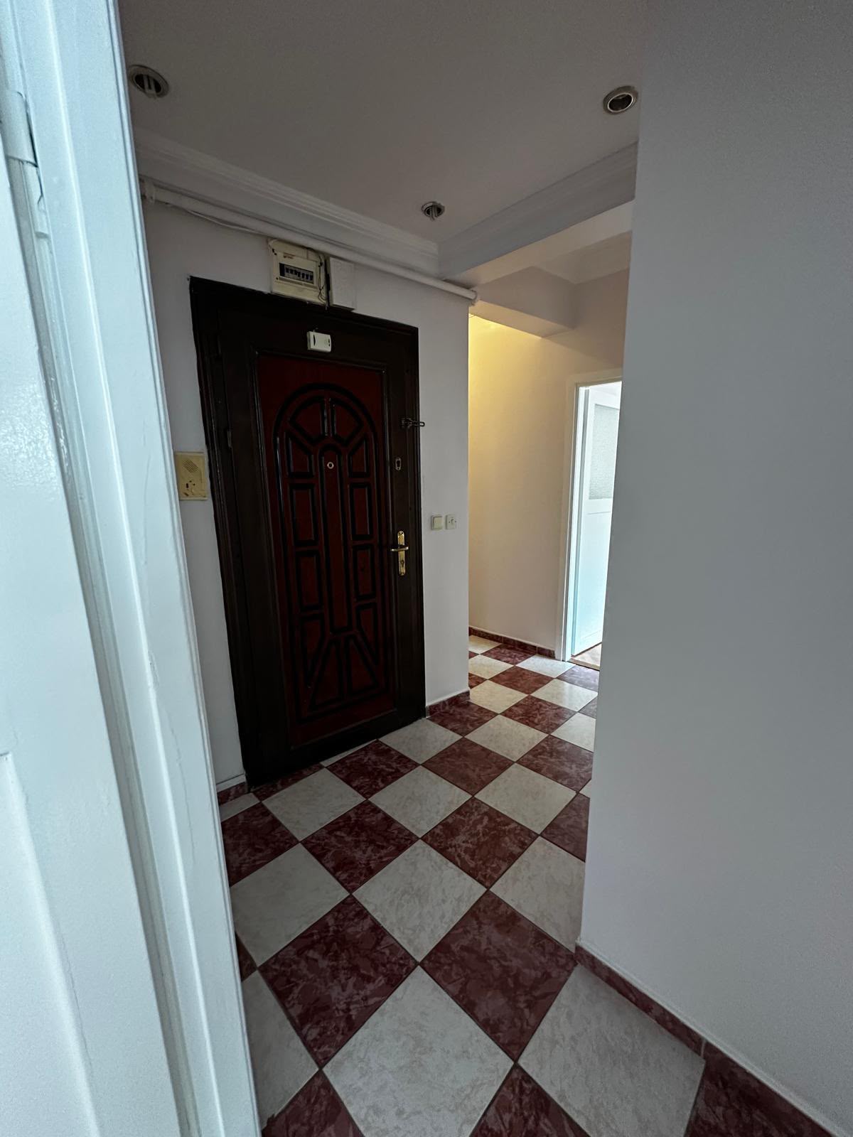 ŞİŞLİ'NİN MERKEZİ NOKTASINDA FERAH 2+1 KİRALIK DAİRE - 12