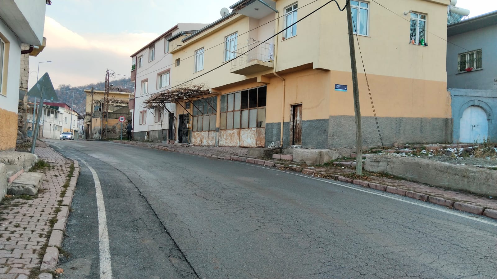YAŞAR GY<KIRANARDIN  DA SATLIK 2 KATLI MÜSTAKİL EV - 13