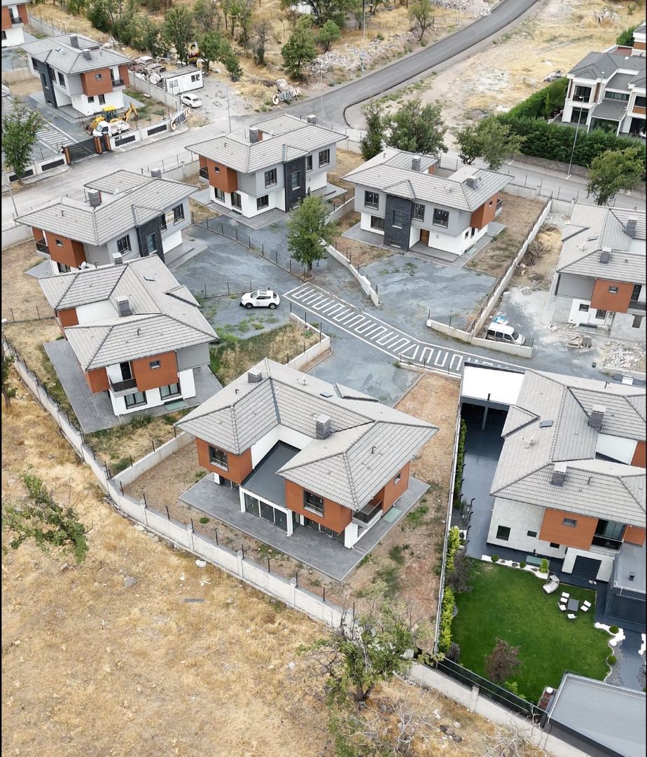 Çaybağlarında Paraşüt Pistine 1 dk Mesafede Site İçerisinde 6+1 Satılık Villalar - 34