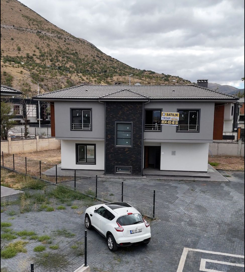 Çaybağlarında Paraşüt Pistine 1 dk Mesafede Site İçerisinde 6+1 Satılık Villalar - 31