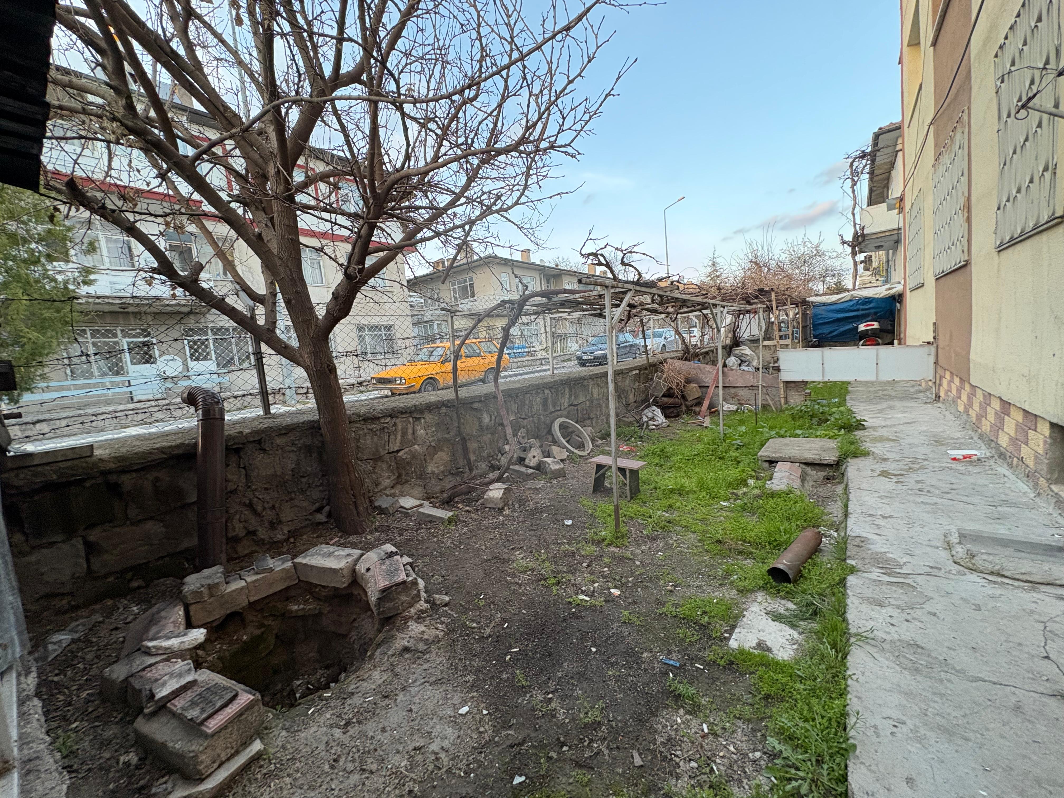 YENİŞEHİR MAHALLESİ'NDE KOMBİLİ SATILIK DAİRE