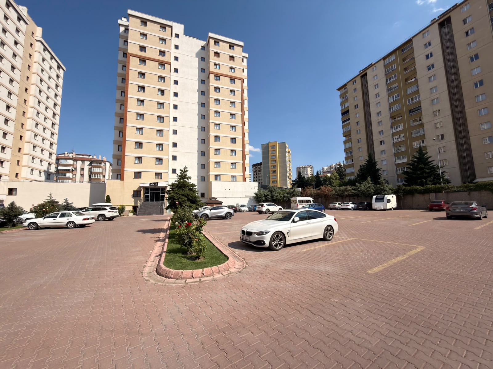 YAŞAR GYO |BAHÇELİEVLER MAHALLESİ'NDE MERKEZİ KONUMDA KİRALIK 3+1 DAİRE - 28