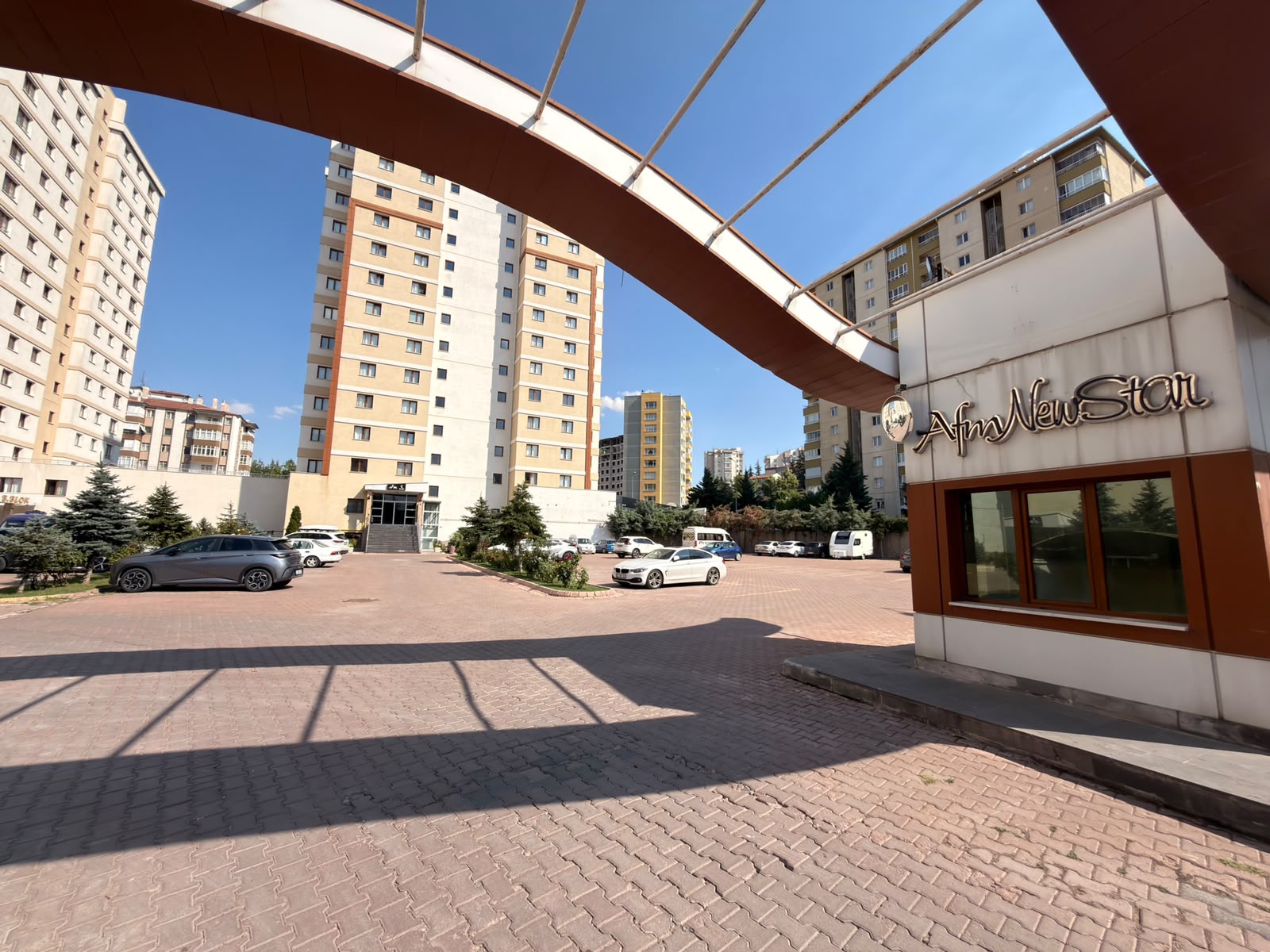 YAŞAR GYO |BAHÇELİEVLER MAHALLESİ'NDE MERKEZİ KONUMDA KİRALIK 3+1 DAİRE