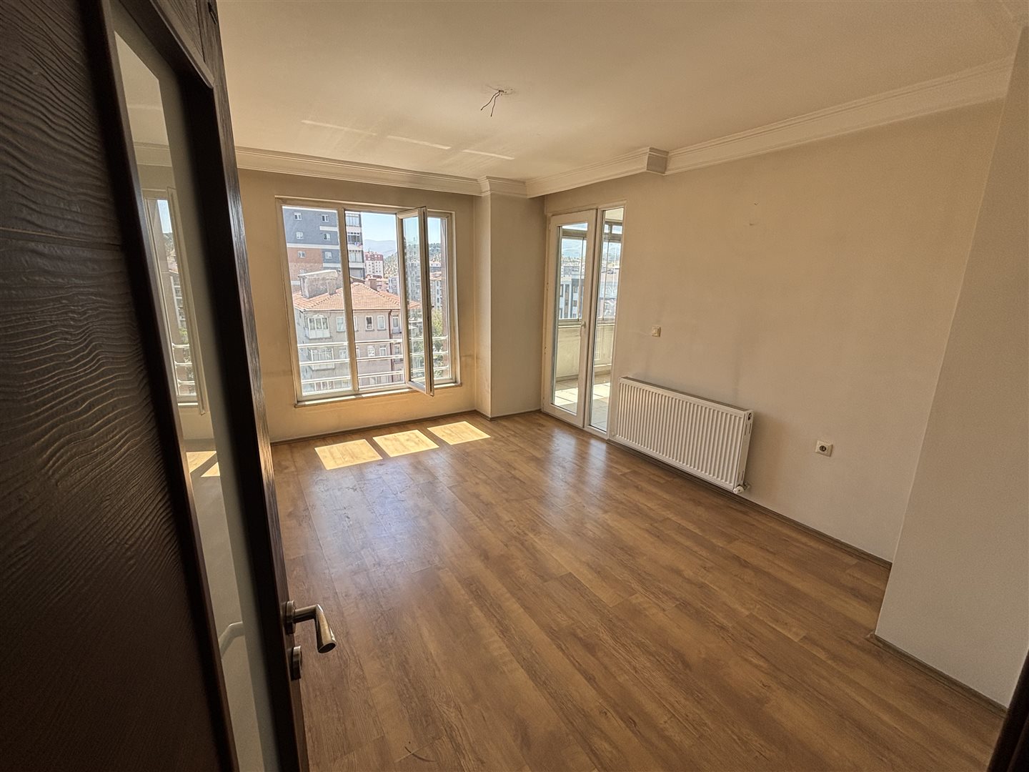 HÜRRİYET MH. CENGİZ TOPEL CD'SİNDE 3+1 KÖŞE DAİRE - 3