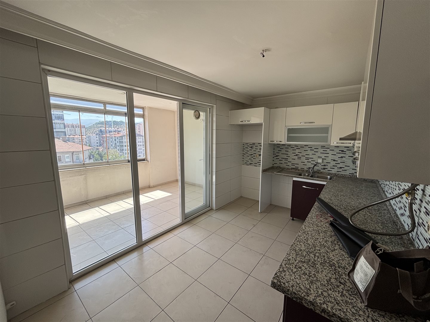 HÜRRİYET MH. CENGİZ TOPEL CD'SİNDE 3+1 KÖŞE DAİRE - 5
